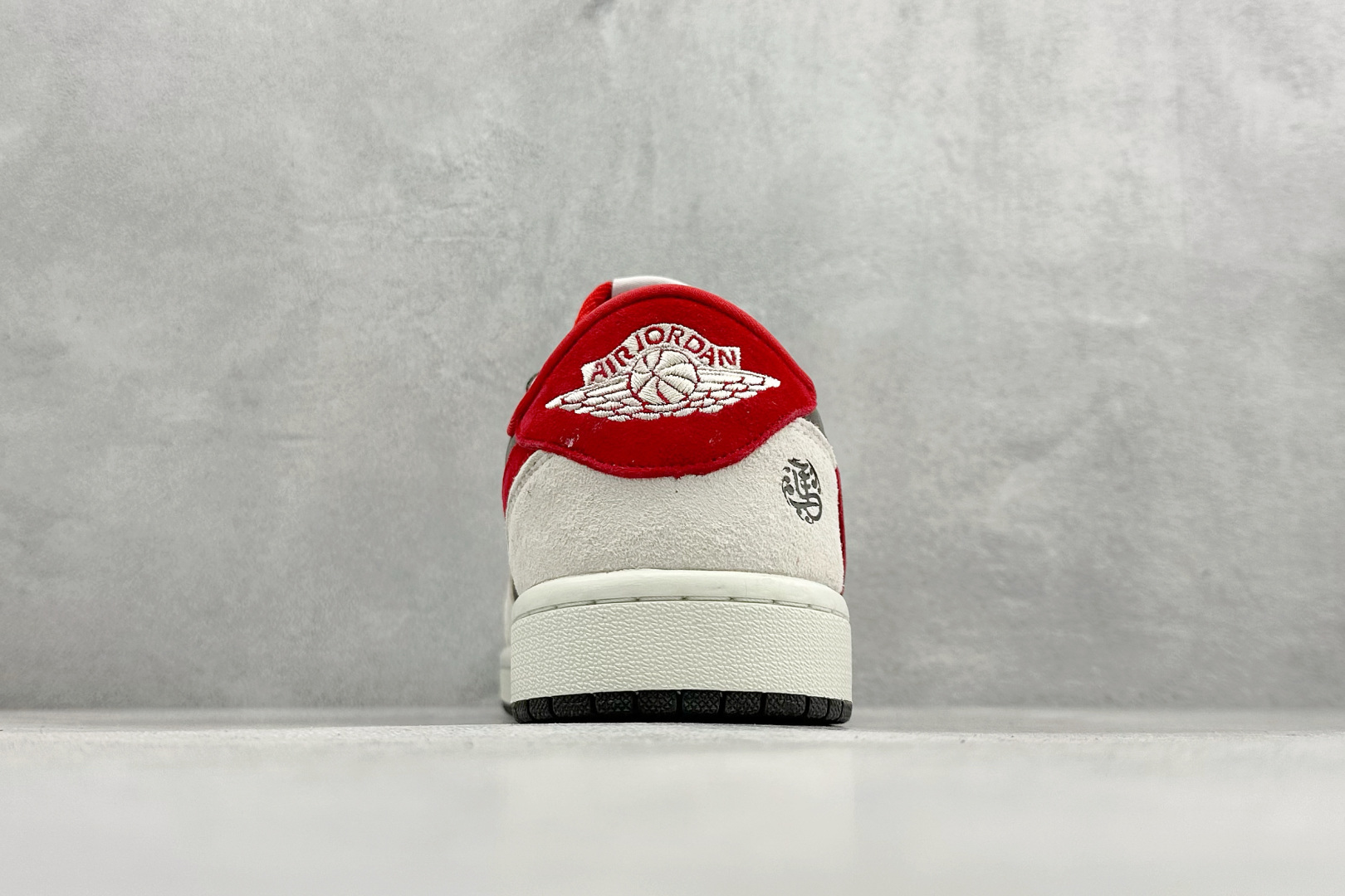 280 Travis Scott x Jordan 1 Low “马年限定-白灰红” 倒勾低帮休闲版本 YF9511-501