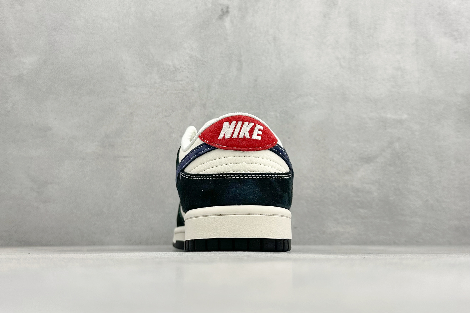 260 Nike Dunk Low Retro 马年限定 周年高端定制 低帮休闲板鞋 FC1688-256-Chinese UA Cheap High Quatity Brand Clothes Bags handbags Sneakers wholesale wholesaler seller from China Factory suppliers Fashion Clothing Shoes best Quality Beautiful Price 260 Nike Dunk Low Retro 马年限定 周年高端定制 低帮休闲板鞋 FC1688-256