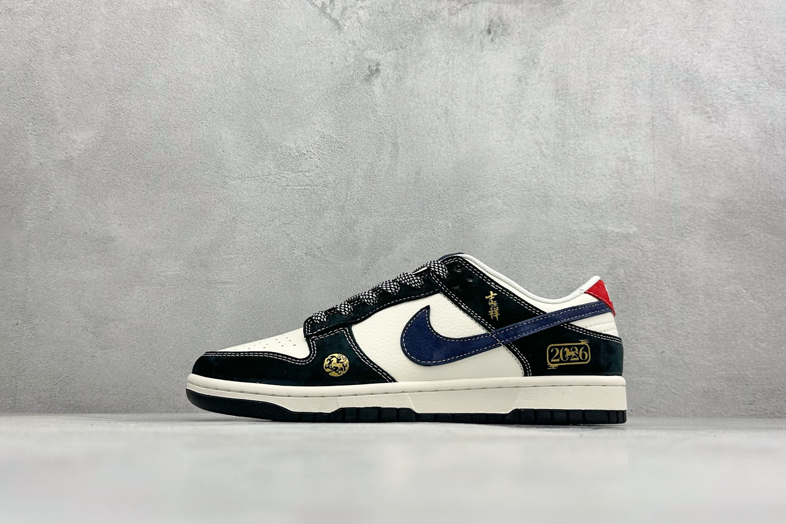 260 Nike Dunk Low Retro 马年限定 周年高端定制 低帮休闲板鞋 FC1688-256-Chinese UA Cheap High Quatity Brand Clothes Bags handbags Sneakers wholesale wholesaler seller from China Factory suppliers Fashion Clothing Shoes best Quality Beautiful Price 260 Nike Dunk Low Retro 马年限定 周年高端定制 低帮休闲板鞋 FC1688-256