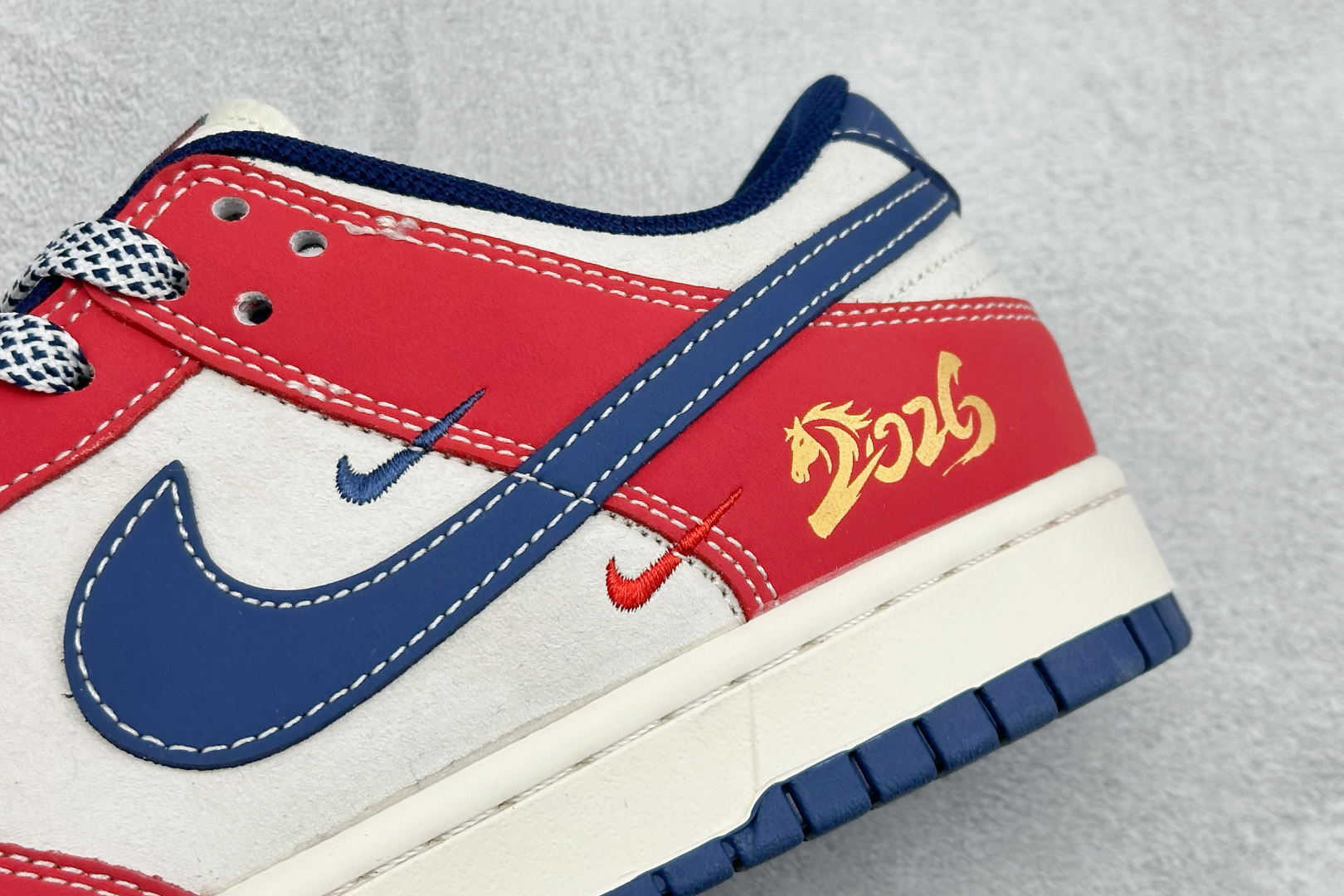 260 Nike Dunk Low Retro 马年限定 周年高端定制 低帮休闲板鞋 LX1988-817-Chinese UA Cheap High Quatity Brand Clothes Bags handbags Sneakers wholesale wholesaler seller from China Factory suppliers Fashion Clothing Shoes best Quality Beautiful Price 260 Nike Dunk Low Retro 马年限定 周年高端定制 低帮休闲板鞋 LX1988-817