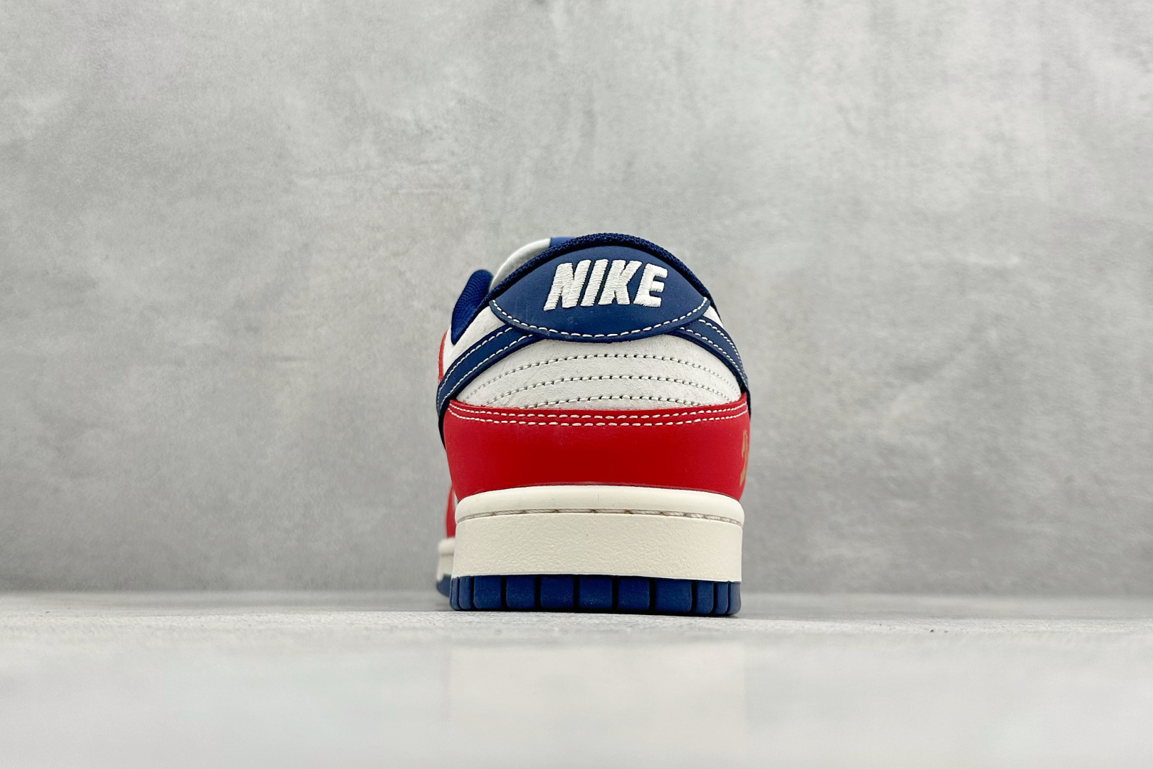 260 Nike Dunk Low Retro 马年限定 周年高端定制 低帮休闲板鞋 LX1988-817-Chinese UA Cheap High Quatity Brand Clothes Bags handbags Sneakers wholesale wholesaler seller from China Factory suppliers Fashion Clothing Shoes best Quality Beautiful Price 260 Nike Dunk Low Retro 马年限定 周年高端定制 低帮休闲板鞋 LX1988-817