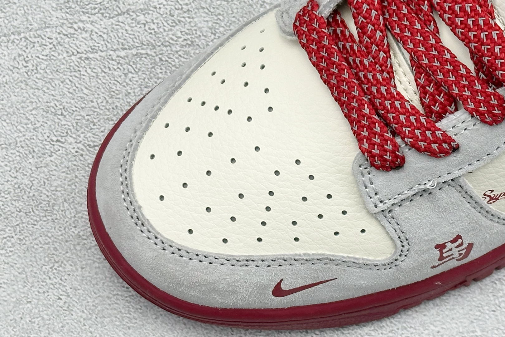 Nike Dunk Low Retro 马年限定 周年高端定制 低帮休闲板鞋 JP2026-100-Chinese wholesaler seller Clothes Bags handbags wholesale Shoes High Quatity wholesaler seller Cheap Sneakers from China Factory Chinese suppliers china wholesale clothing wholesaler seller Nike Dunk Low Retro 马年限定 周年高端定制 低帮休闲板鞋 JP2026-100