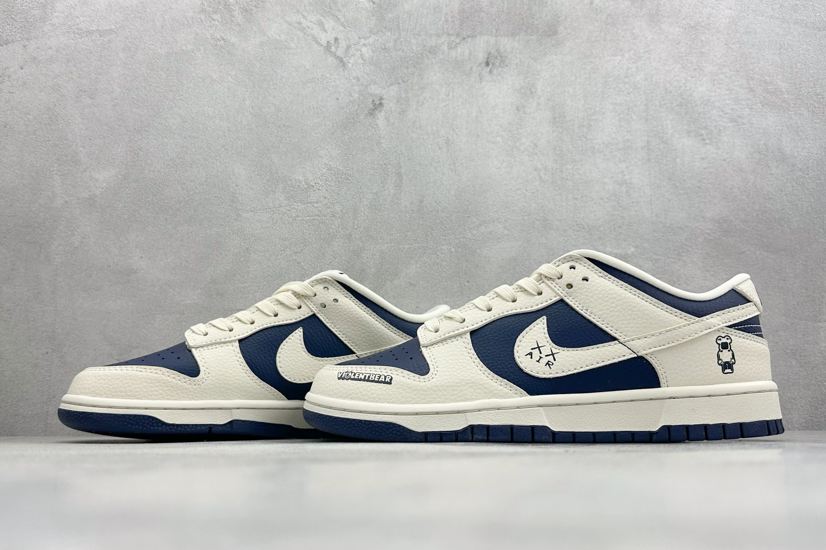 280 Nike SB Dunk Low“暴力熊联名限定------白藏蓝” #高端定制 低帮休闲板鞋 TX1688-012-Chinese UA Cheap High Quatity Brand Clothes Bags handbags Sneakers wholesale wholesaler seller from China Factory suppliers Fashion Clothing Shoes best Quality Beautiful Price 280 Nike SB Dunk Low“暴力熊联名限定------白藏蓝” #高端定制 低帮休闲板鞋 TX1688-012