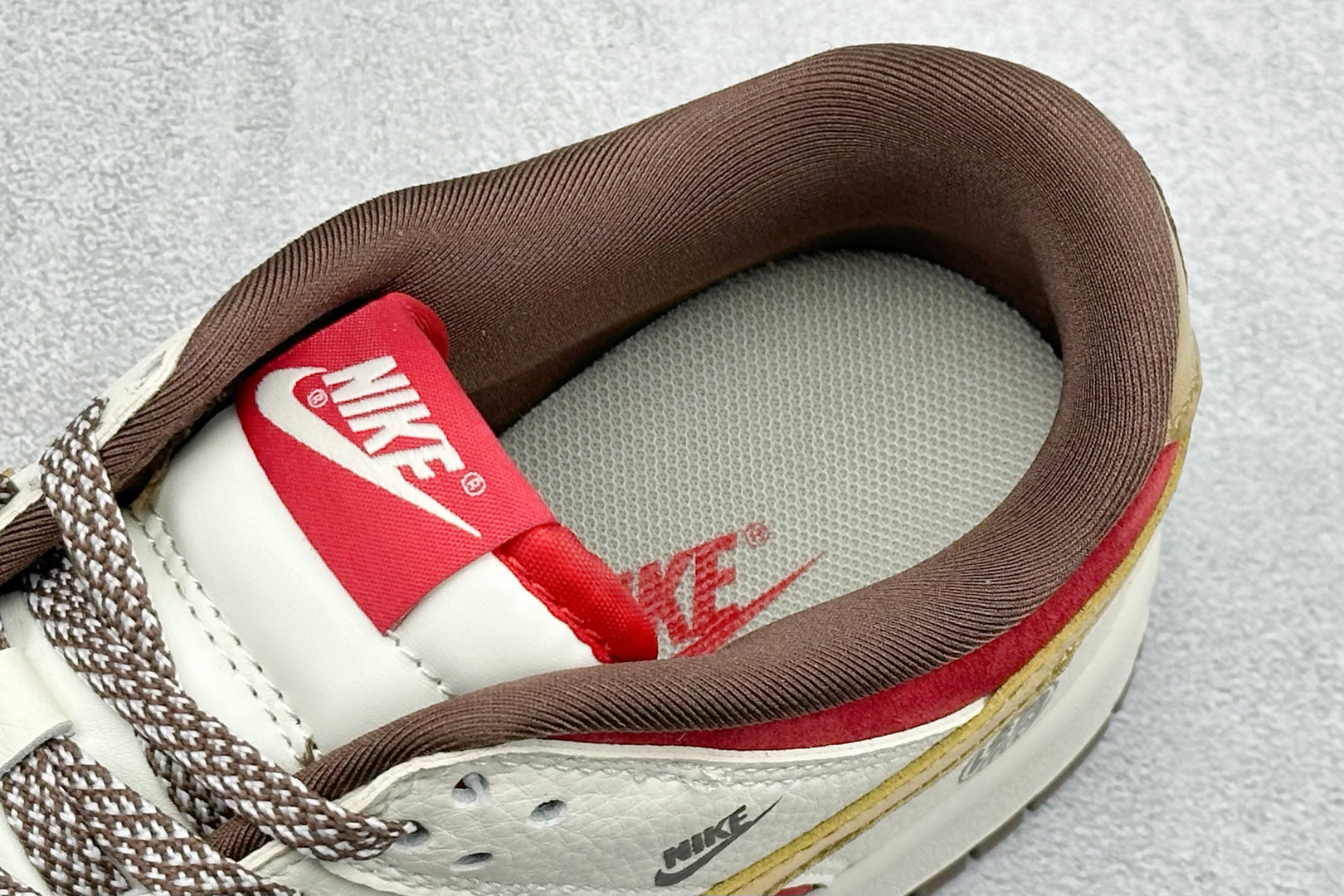 260 Nike SB Dunk Low 马年限定 红白金撞色 高端定制 低帮休闲板鞋 DN3168-025-Chinese UA Cheap High Quatity Brand Clothes Bags handbags Sneakers wholesale wholesaler seller from China Factory suppliers Fashion Clothing Shoes best Quality Beautiful Price 260 Nike SB Dunk Low 马年限定 红白金撞色 高端定制 低帮休闲板鞋 DN3168-025