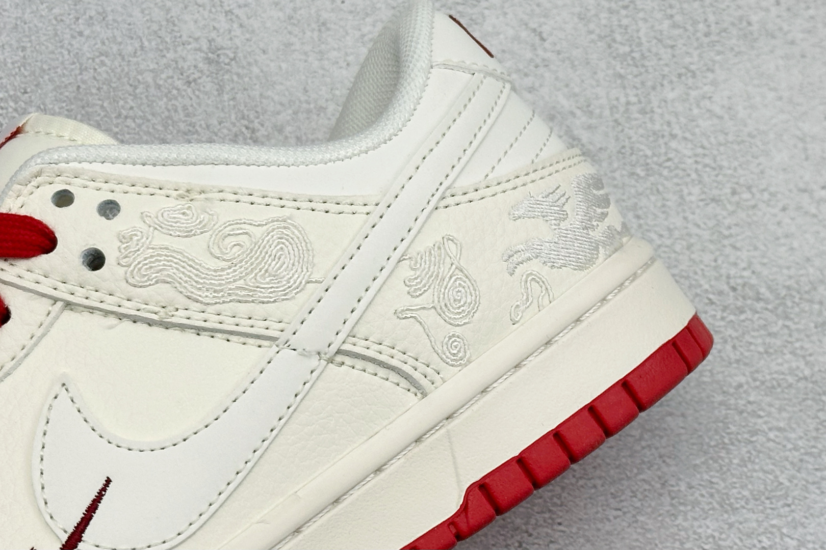 260 Nike Dunk Low 2026 丙午马年限定款 鞋身融入中式祥云暗纹刺绣XT6998-157-Chinese UA Cheap High Quatity Brand Clothes Bags handbags Sneakers wholesale wholesaler seller from China Factory suppliers Fashion Clothing Shoes best Quality Beautiful Price 260 Nike Dunk Low 2026 丙午马年限定款 鞋身融入中式祥云暗纹刺绣XT6998-157