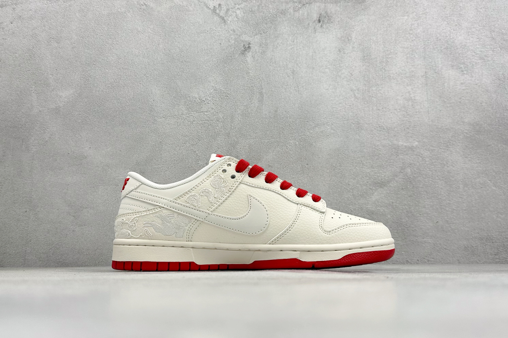260 Nike Dunk Low 2026 丙午马年限定款 鞋身融入中式祥云暗纹刺绣XT6998-157-Chinese UA Cheap High Quatity Brand Clothes Bags handbags Sneakers wholesale wholesaler seller from China Factory suppliers Fashion Clothing Shoes best Quality Beautiful Price 260 Nike Dunk Low 2026 丙午马年限定款 鞋身融入中式祥云暗纹刺绣XT6998-157