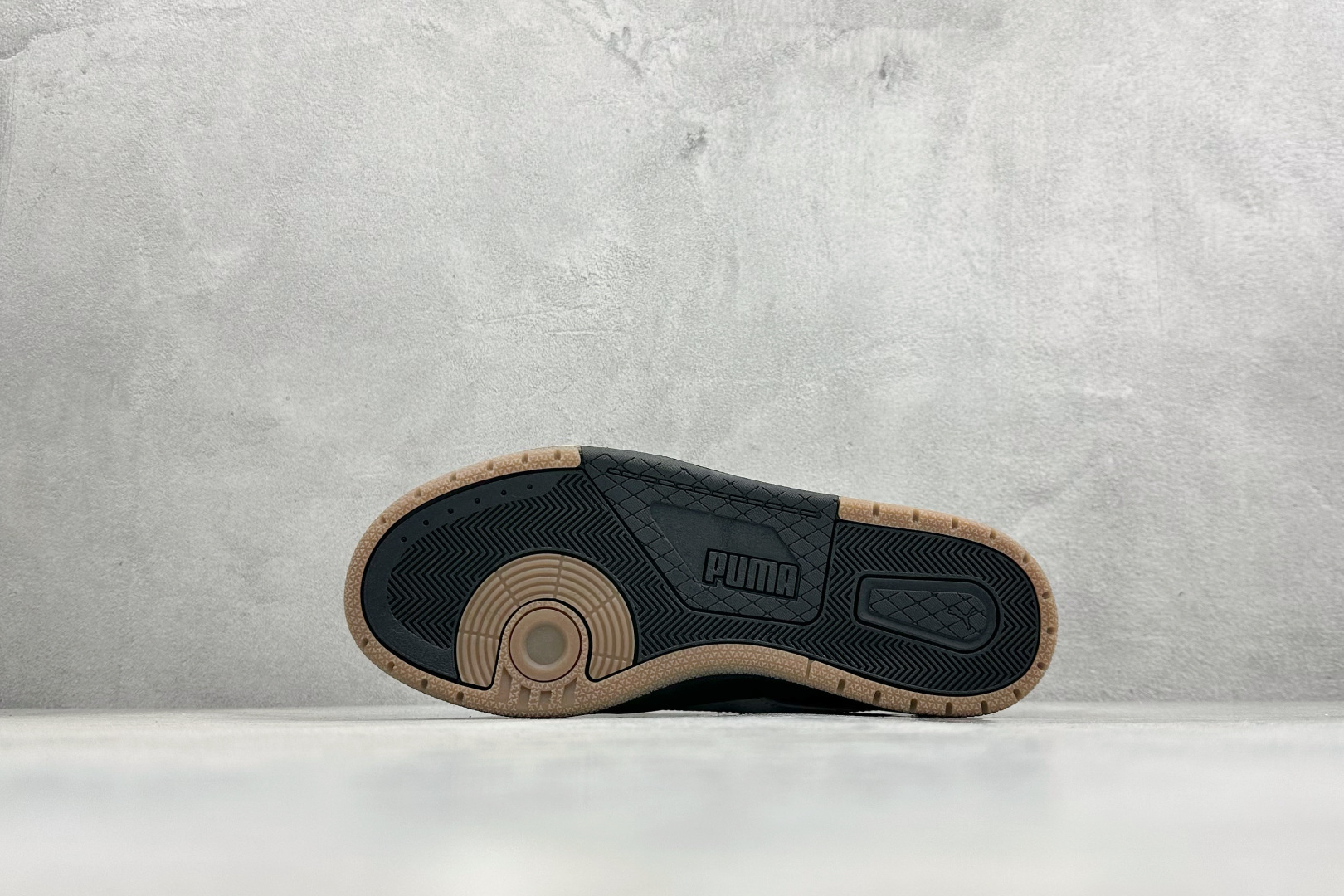 150 PUMA彪马 CA Match Court 休闲经典简约复古低帮板鞋 308621-08-Chinese UA Cheap High Quatity Brand Clothes Bags handbags Sneakers wholesale wholesaler seller from China Factory suppliers Fashion Clothing Shoes best Quality Beautiful Price 150 PUMA彪马 CA Match Court 休闲经典简约复古低帮板鞋 308621-08