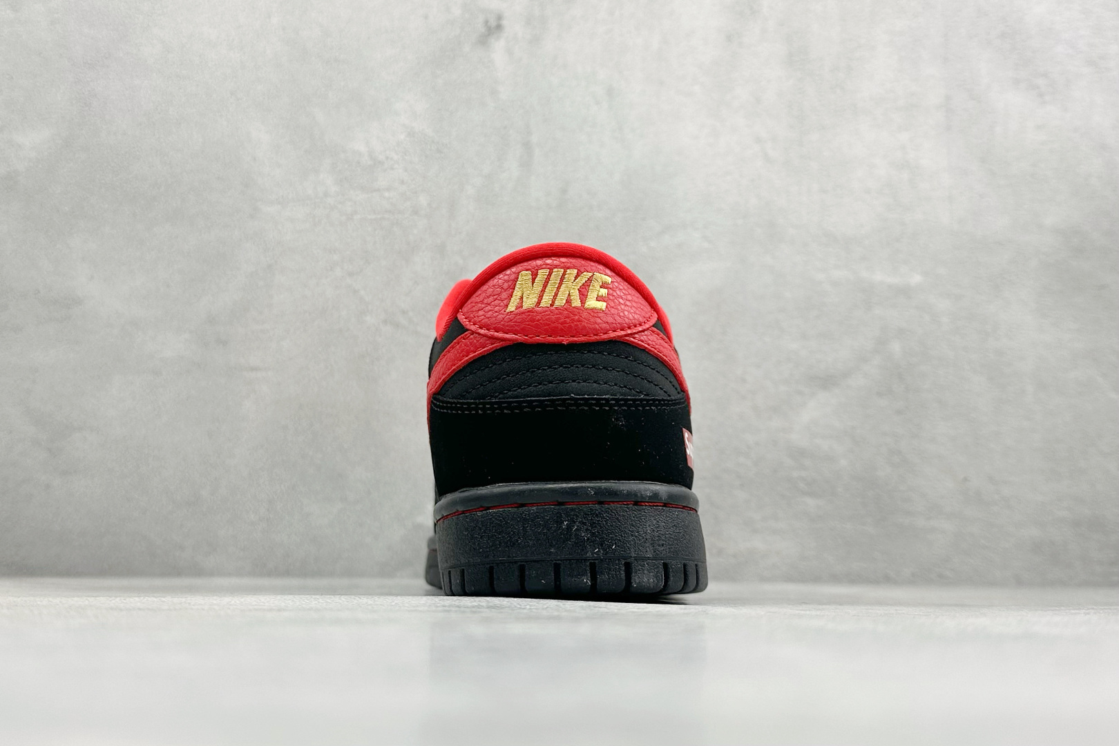SC版Nike SB Dunk Low 黑红撞色 高端定制 低帮休闲板鞋 NH0601-488
