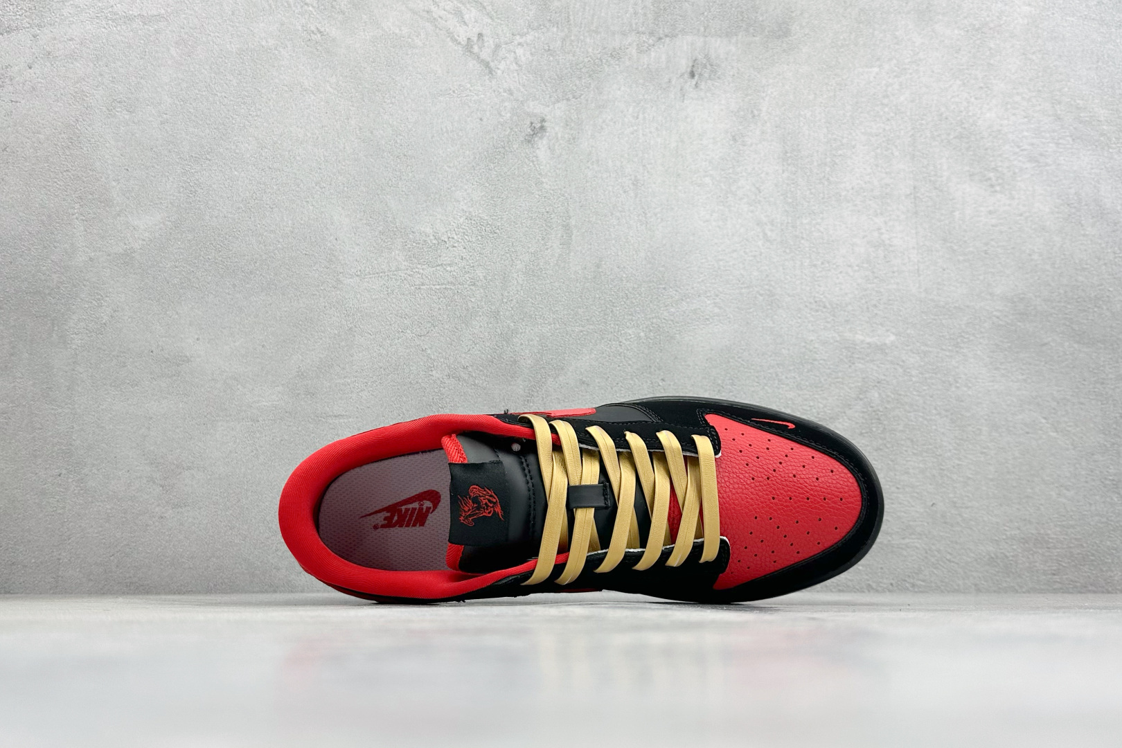 SC版Nike SB Dunk Low 黑红撞色 高端定制 低帮休闲板鞋 NH0601-488
