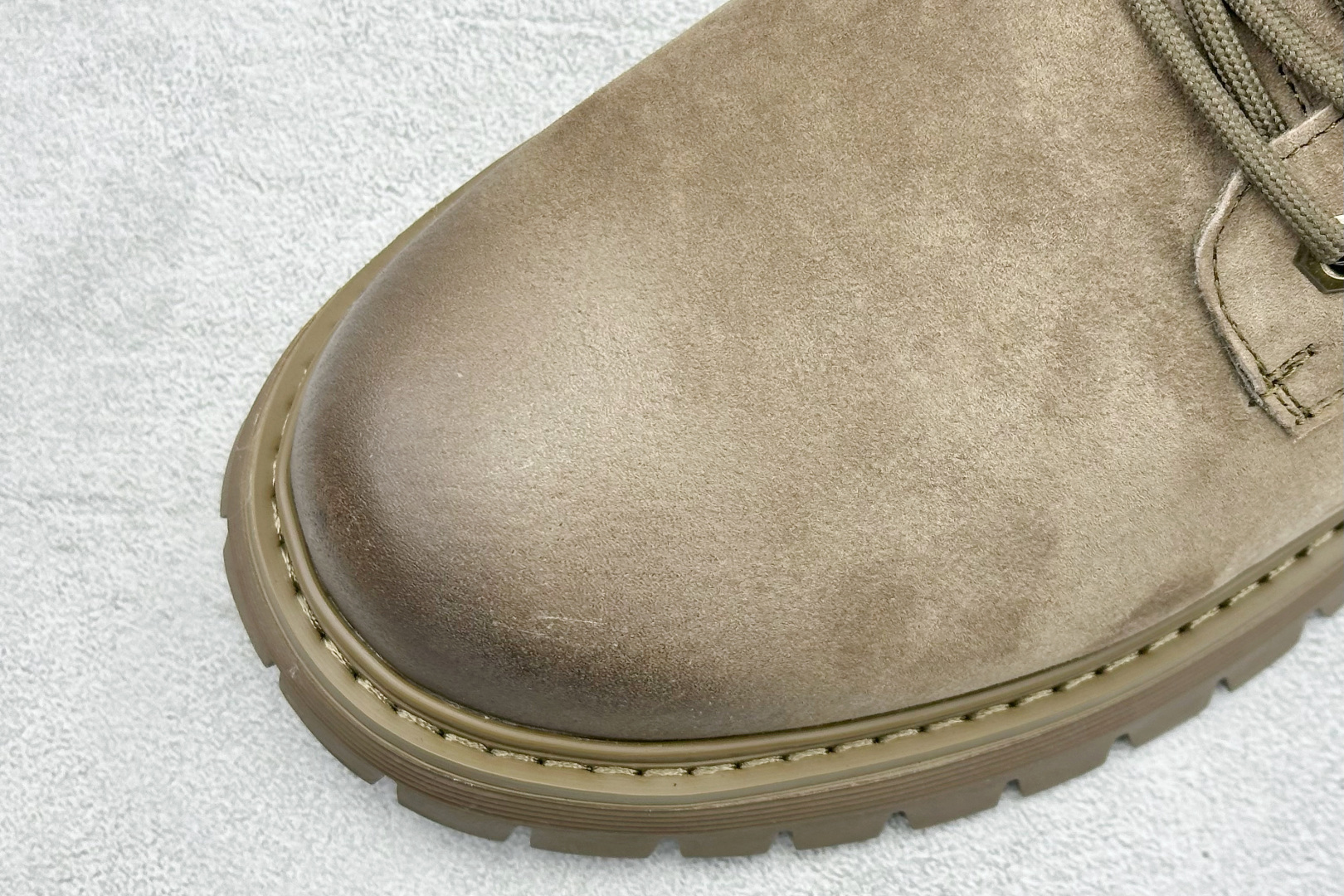 UGG Tasman Weather Hybrid 塔斯曼混合系列中帮轻量休闲马丁靴“ U5618M