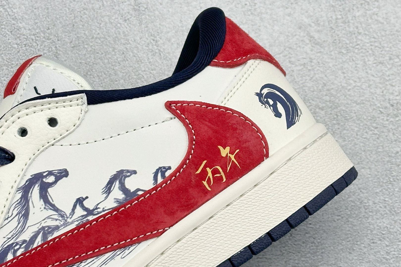 水墨骏马 AJ炸场 AIR JORDAN 1马年水墨限定款登场白红蓝撞色搭配水墨骏马印花 FC1688-251