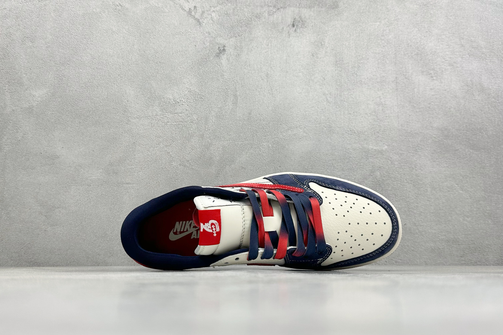 水墨骏马 AJ炸场 AIR JORDAN 1马年水墨限定款登场白红蓝撞色搭配水墨骏马印花 FC1688-251