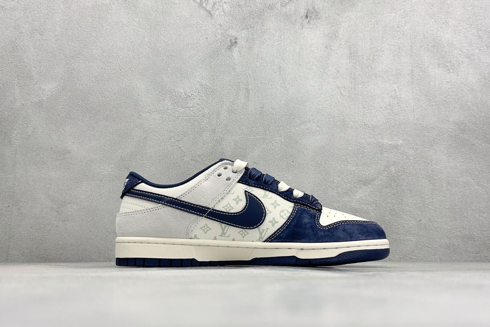 260 Nike Dunk Low Retro LV联名 周年高端定制 低帮休闲板鞋 YX5066-409-Chinese UA Cheap High Quatity Brand Clothes Bags handbags Sneakers wholesale wholesaler seller from China Factory suppliers Fashion Clothing Shoes best Quality Beautiful Price 260 Nike Dunk Low Retro LV联名 周年高端定制 低帮休闲板鞋 YX5066-409