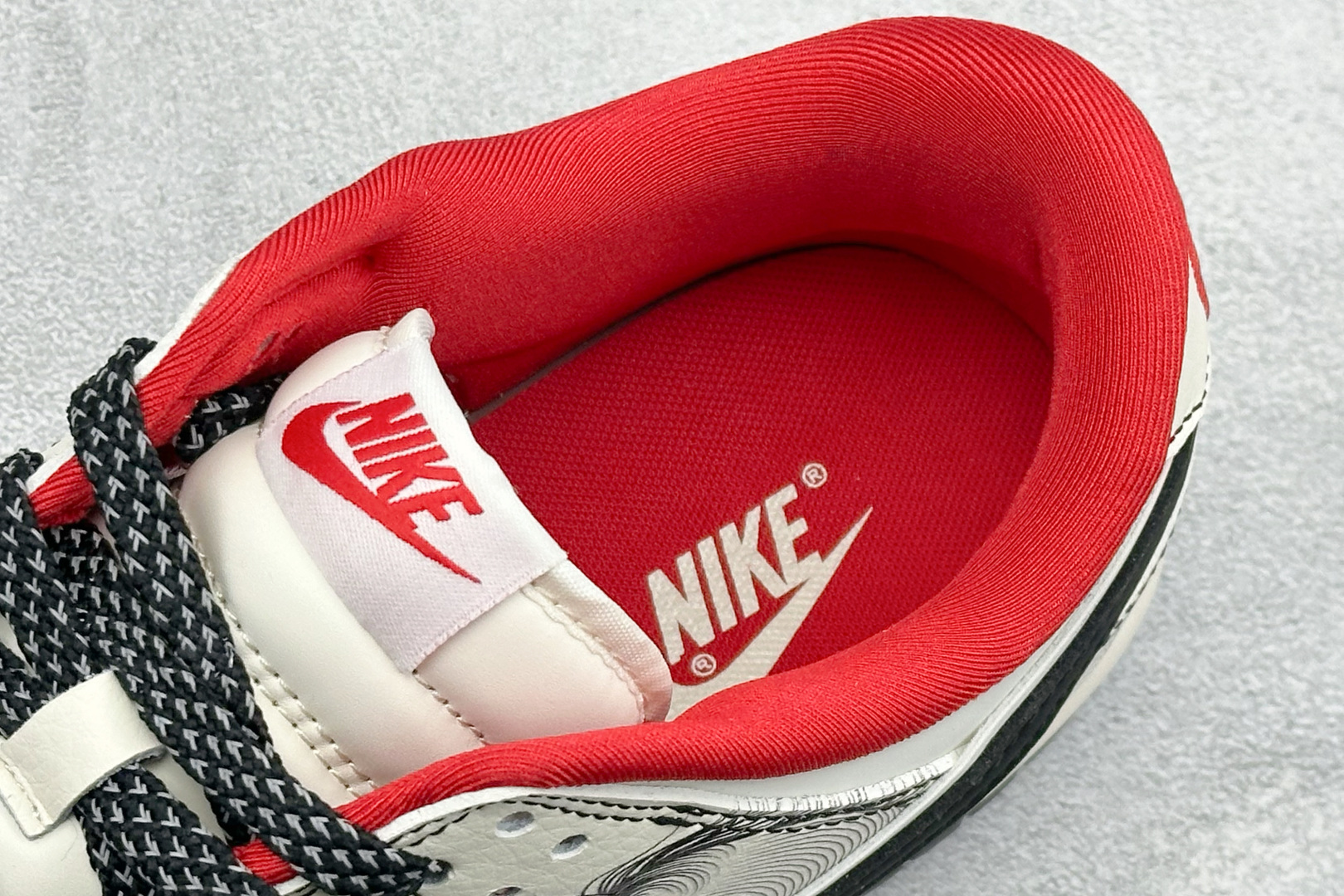 260 Nike Dunk Low 2026 丙午马年限定款 Swoosh 标识融入红黑撞色的中式祥云纹样 YX5066-416-Chinese UA Cheap High Quatity Brand Clothes Bags handbags Sneakers wholesale wholesaler seller from China Factory suppliers Fashion Clothing Shoes best Quality Beautiful Price 260 Nike Dunk Low 2026 丙午马年限定款 Swoosh 标识融入红黑撞色的中式祥云纹样 YX5066-416