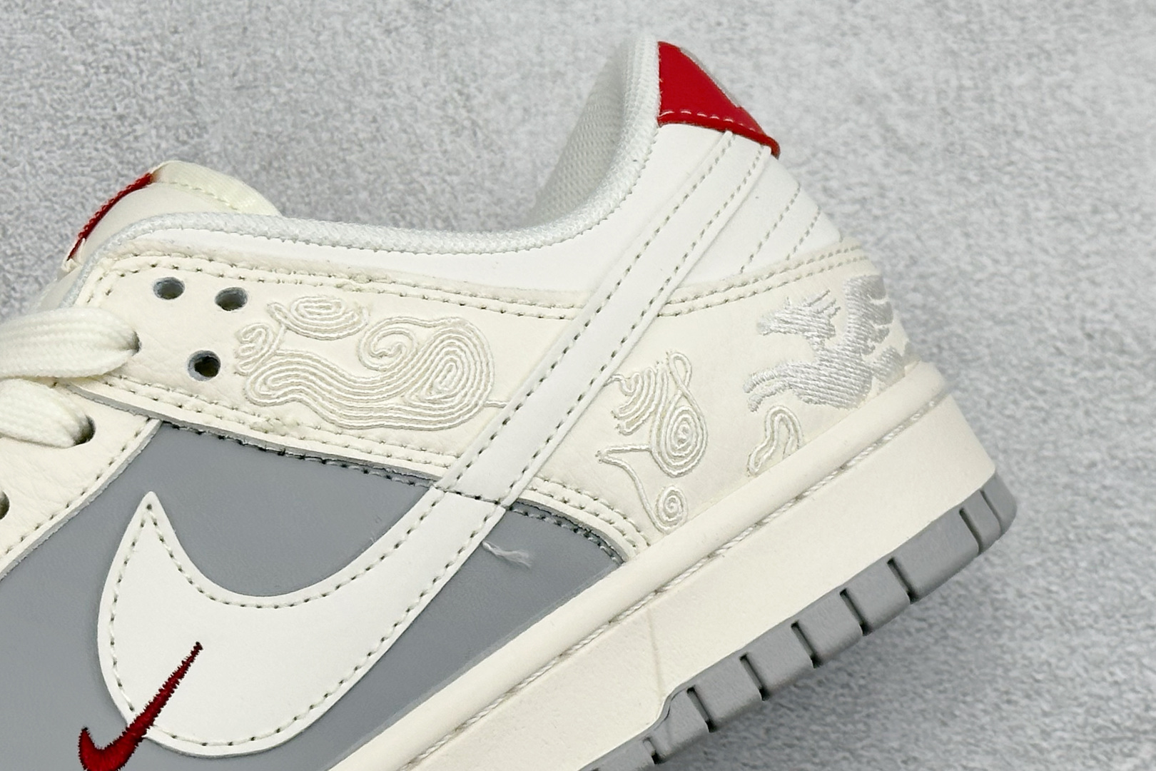 260 Nike Dunk Low Retro 马年限定 周年高端定制 低帮休闲板鞋 XT6988-158-Chinese UA Cheap High Quatity Brand Clothes Bags handbags Sneakers wholesale wholesaler seller from China Factory suppliers Fashion Clothing Shoes best Quality Beautiful Price 260 Nike Dunk Low Retro 马年限定 周年高端定制 低帮休闲板鞋 XT6988-158