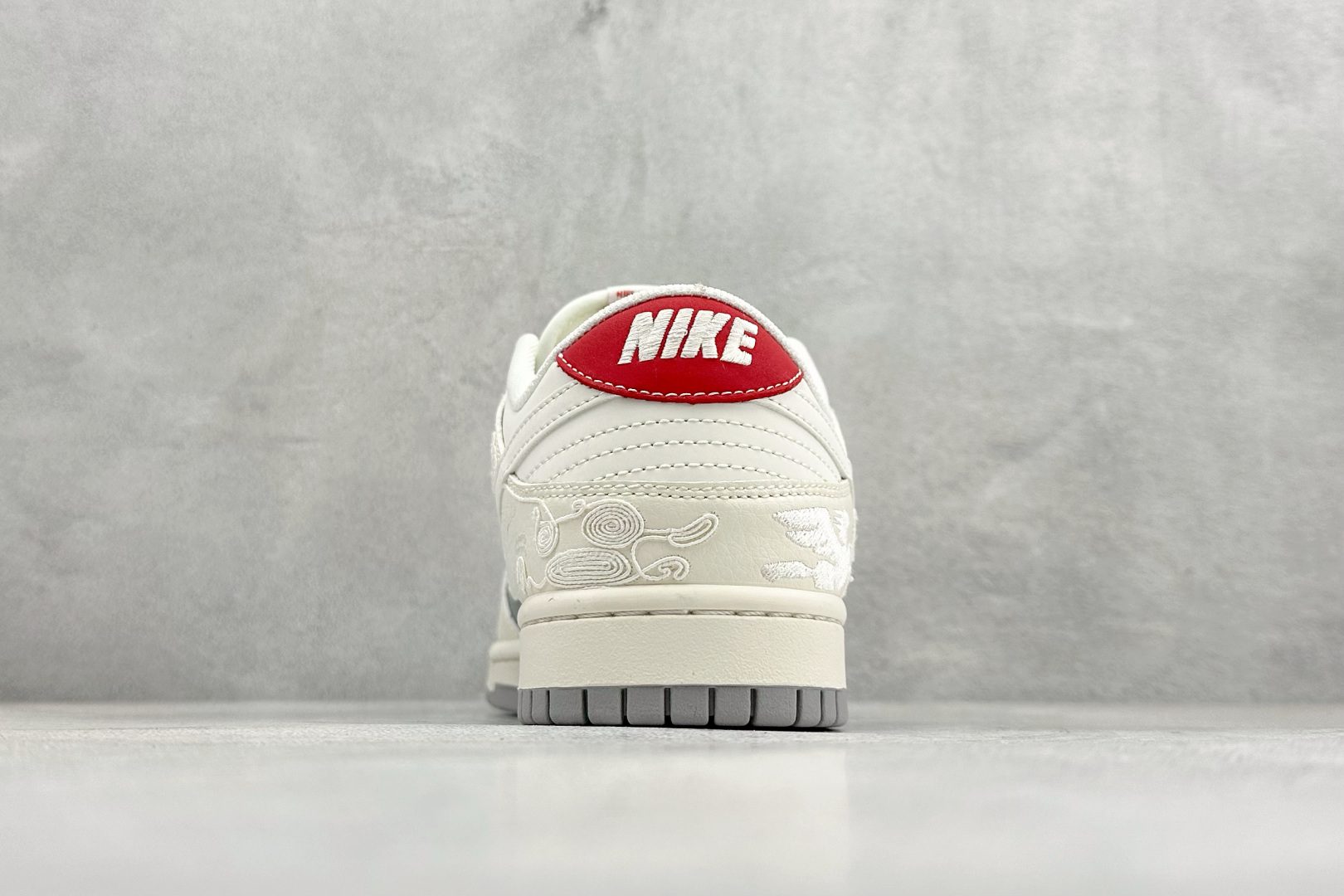 260 Nike Dunk Low Retro 马年限定 周年高端定制 低帮休闲板鞋 XT6988-158-Chinese UA Cheap High Quatity Brand Clothes Bags handbags Sneakers wholesale wholesaler seller from China Factory suppliers Fashion Clothing Shoes best Quality Beautiful Price 260 Nike Dunk Low Retro 马年限定 周年高端定制 低帮休闲板鞋 XT6988-158