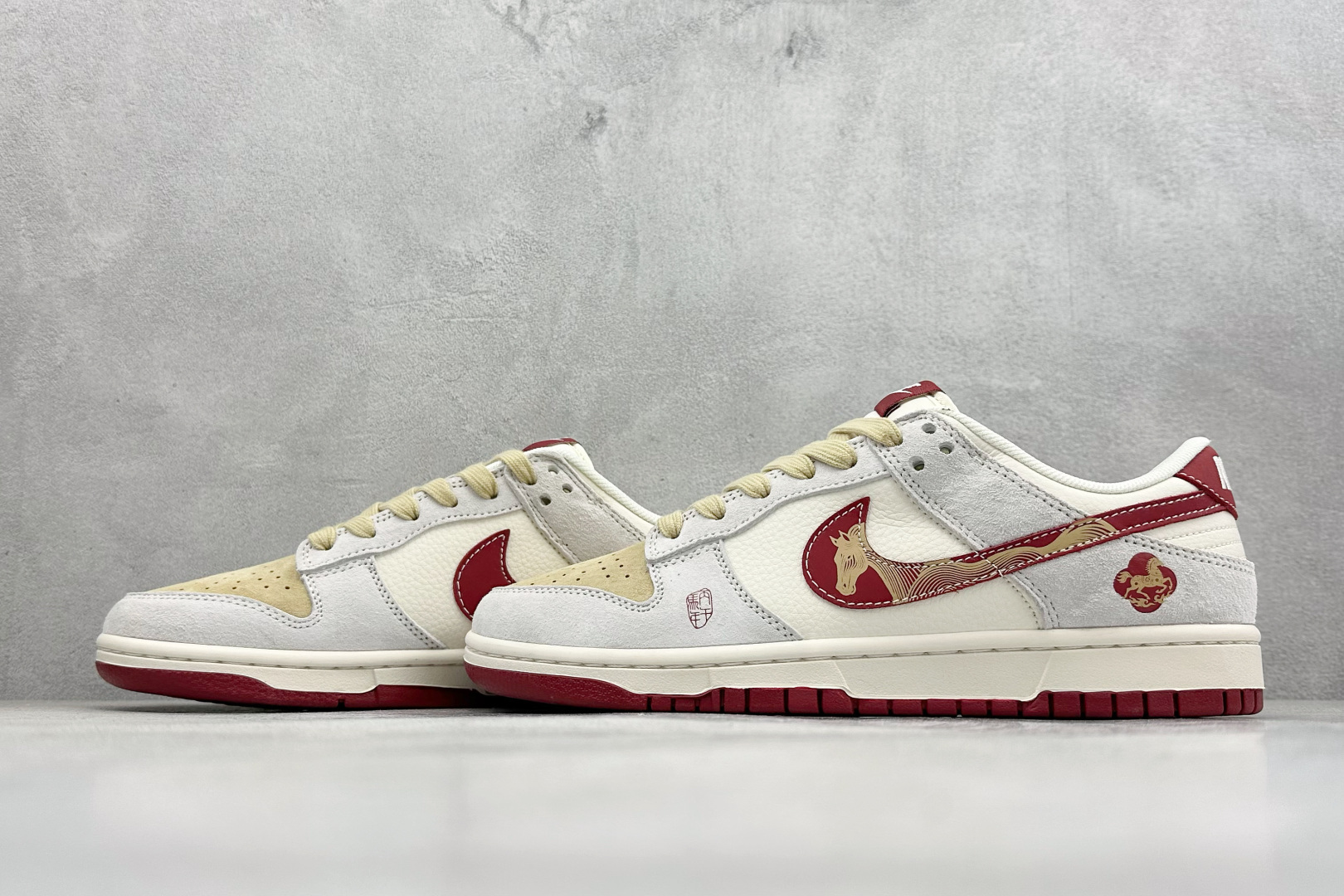 260 Nike Dunk Low Retro 马年限定 周年高端定制 低帮休闲板鞋 LX1988-816-Chinese UA Cheap High Quatity Brand Clothes Bags handbags Sneakers wholesale wholesaler seller from China Factory suppliers Fashion Clothing Shoes best Quality Beautiful Price 260 Nike Dunk Low Retro 马年限定 周年高端定制 低帮休闲板鞋 LX1988-816