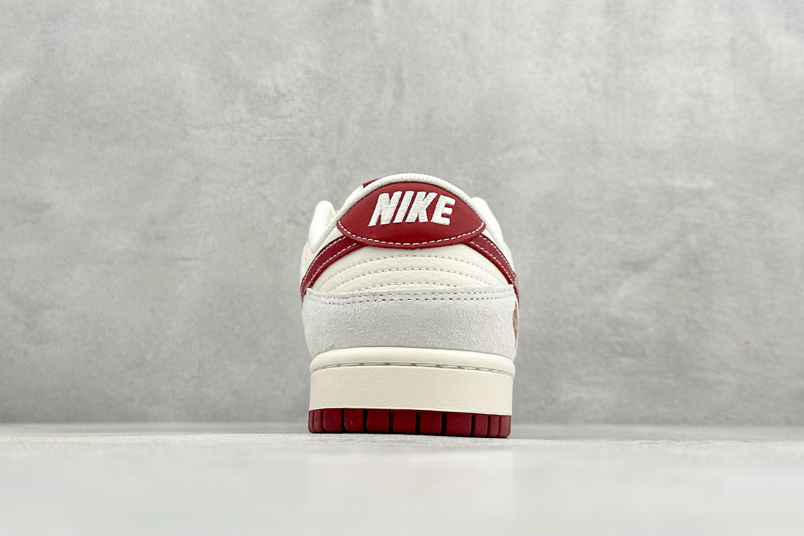 260 Nike Dunk Low Retro 马年限定 周年高端定制 低帮休闲板鞋 LX1988-816-Chinese UA Cheap High Quatity Brand Clothes Bags handbags Sneakers wholesale wholesaler seller from China Factory suppliers Fashion Clothing Shoes best Quality Beautiful Price 260 Nike Dunk Low Retro 马年限定 周年高端定制 低帮休闲板鞋 LX1988-816