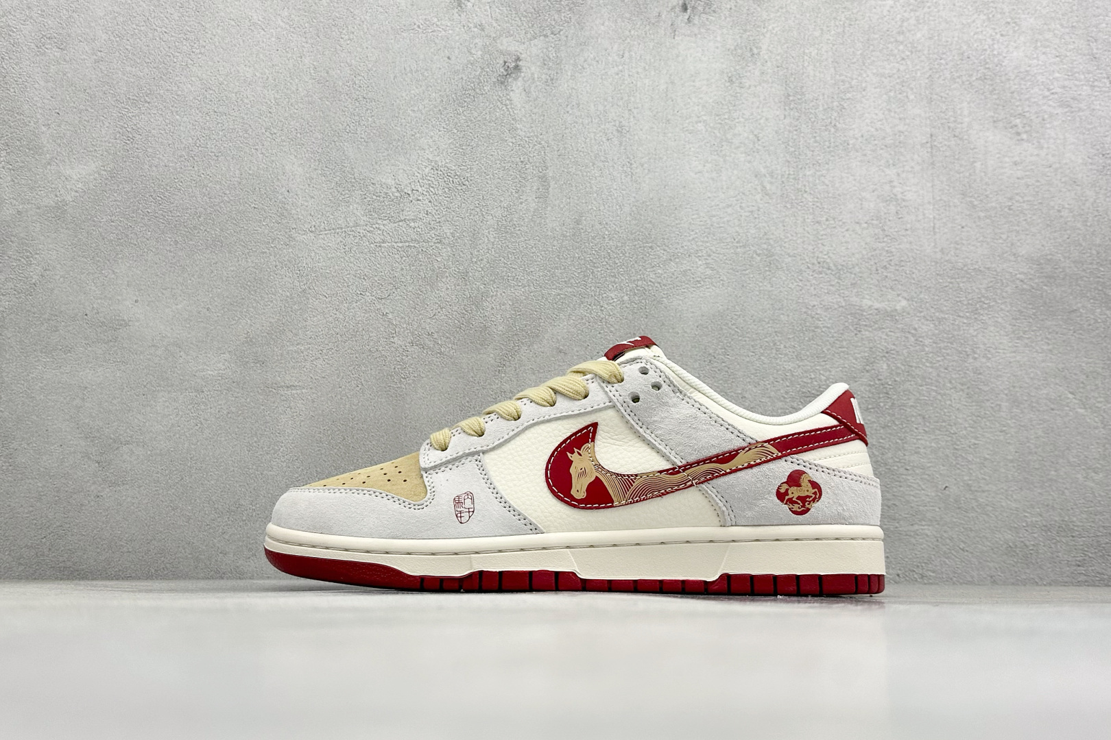 260 Nike Dunk Low Retro 马年限定 周年高端定制 低帮休闲板鞋 LX1988-816-Chinese UA Cheap High Quatity Brand Clothes Bags handbags Sneakers wholesale wholesaler seller from China Factory suppliers Fashion Clothing Shoes best Quality Beautiful Price 260 Nike Dunk Low Retro 马年限定 周年高端定制 低帮休闲板鞋 LX1988-816