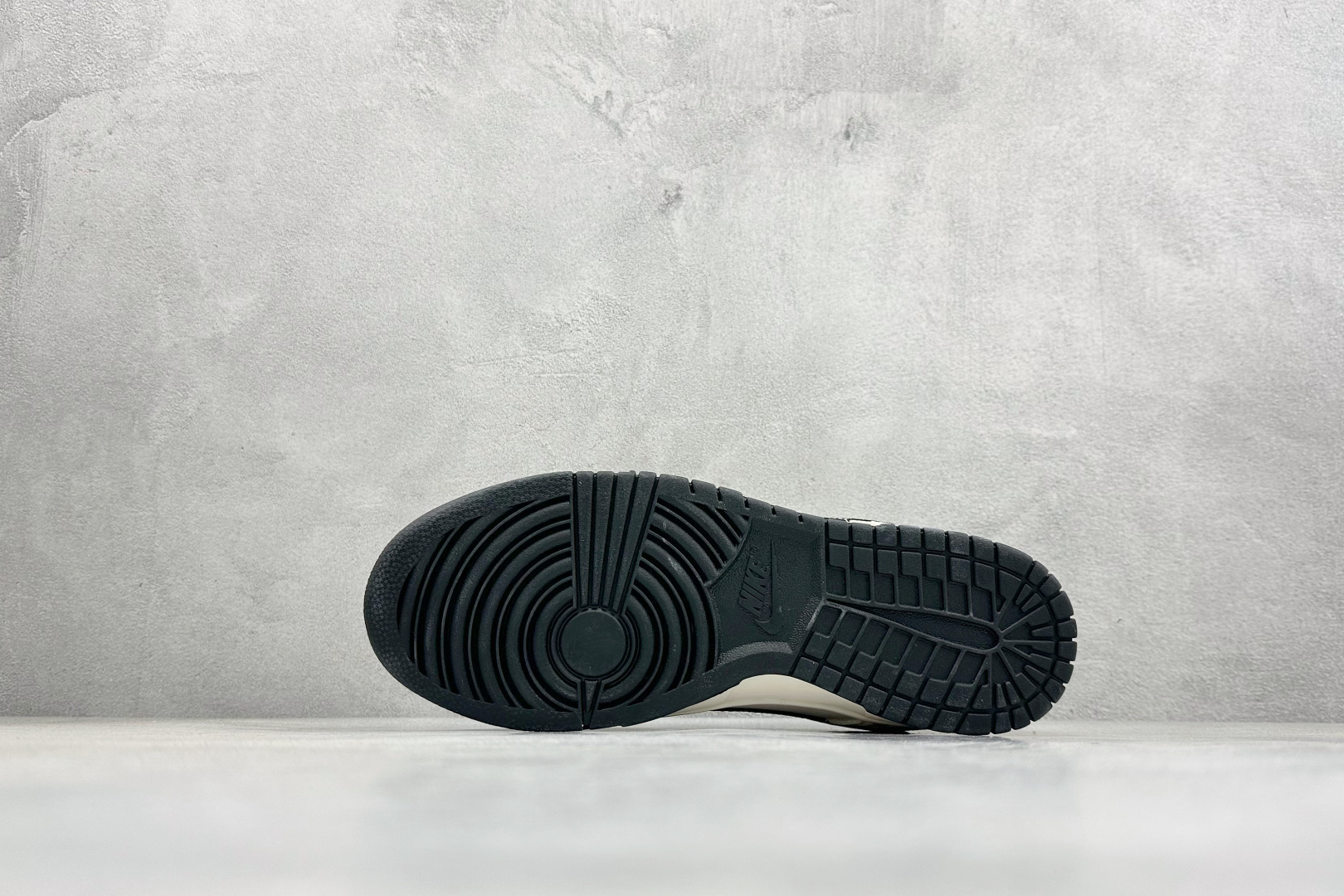 260 Nike Dunk Low Retro 马年限定 周年高端定制 低帮休闲板鞋 ZH2598-802-Chinese UA Cheap High Quatity Brand Clothes Bags handbags Sneakers wholesale wholesaler seller from China Factory suppliers Fashion Clothing Shoes best Quality Beautiful Price 260 Nike Dunk Low Retro 马年限定 周年高端定制 低帮休闲板鞋 ZH2598-802