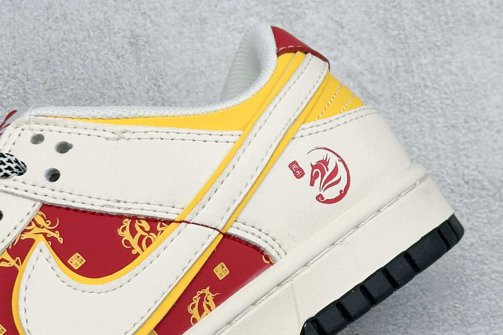 260 Nike Dunk Low Retro 马年限定 周年高端定制 低帮休闲板鞋 FC1688-245-Chinese UA Cheap High Quatity Brand Clothes Bags handbags Sneakers wholesale wholesaler seller from China Factory suppliers Fashion Clothing Shoes best Quality Beautiful Price 260 Nike Dunk Low Retro 马年限定 周年高端定制 低帮休闲板鞋 FC1688-245