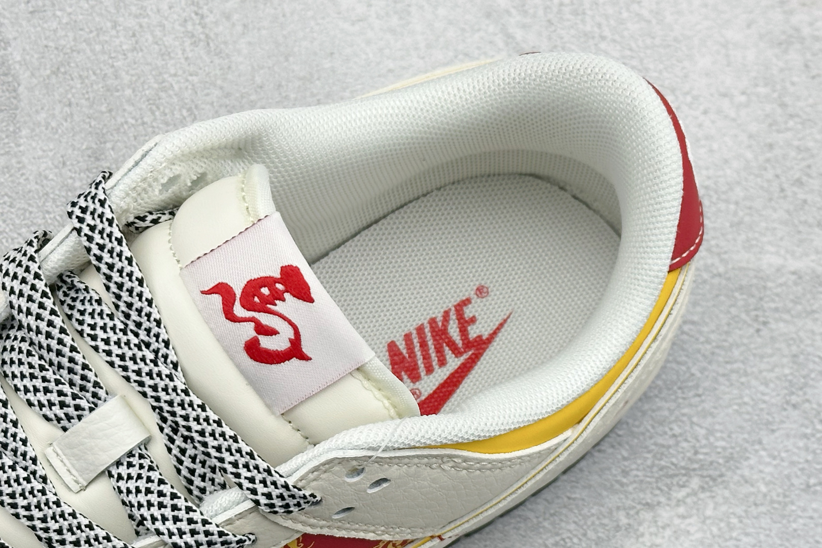260 Nike Dunk Low Retro 马年限定 周年高端定制 低帮休闲板鞋 FC1688-245-Chinese UA Cheap High Quatity Brand Clothes Bags handbags Sneakers wholesale wholesaler seller from China Factory suppliers Fashion Clothing Shoes best Quality Beautiful Price 260 Nike Dunk Low Retro 马年限定 周年高端定制 低帮休闲板鞋 FC1688-245