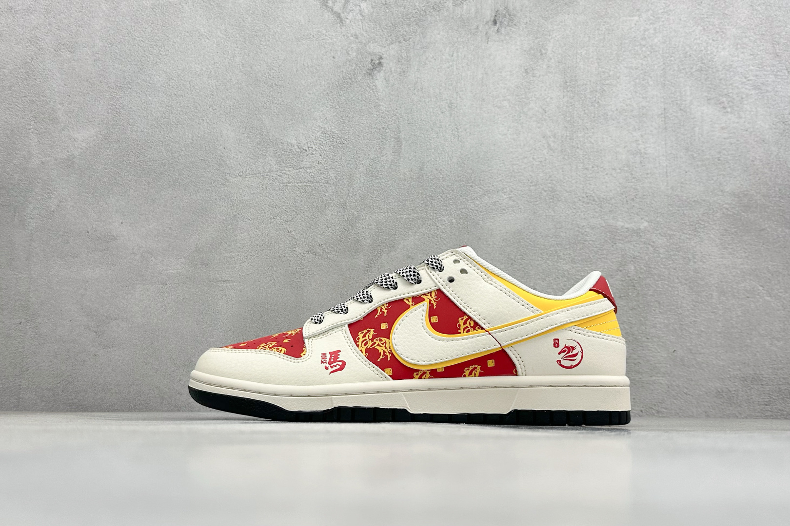 260 Nike Dunk Low Retro 马年限定 周年高端定制 低帮休闲板鞋 FC1688-245-Chinese UA Cheap High Quatity Brand Clothes Bags handbags Sneakers wholesale wholesaler seller from China Factory suppliers Fashion Clothing Shoes best Quality Beautiful Price 260 Nike Dunk Low Retro 马年限定 周年高端定制 低帮休闲板鞋 FC1688-245