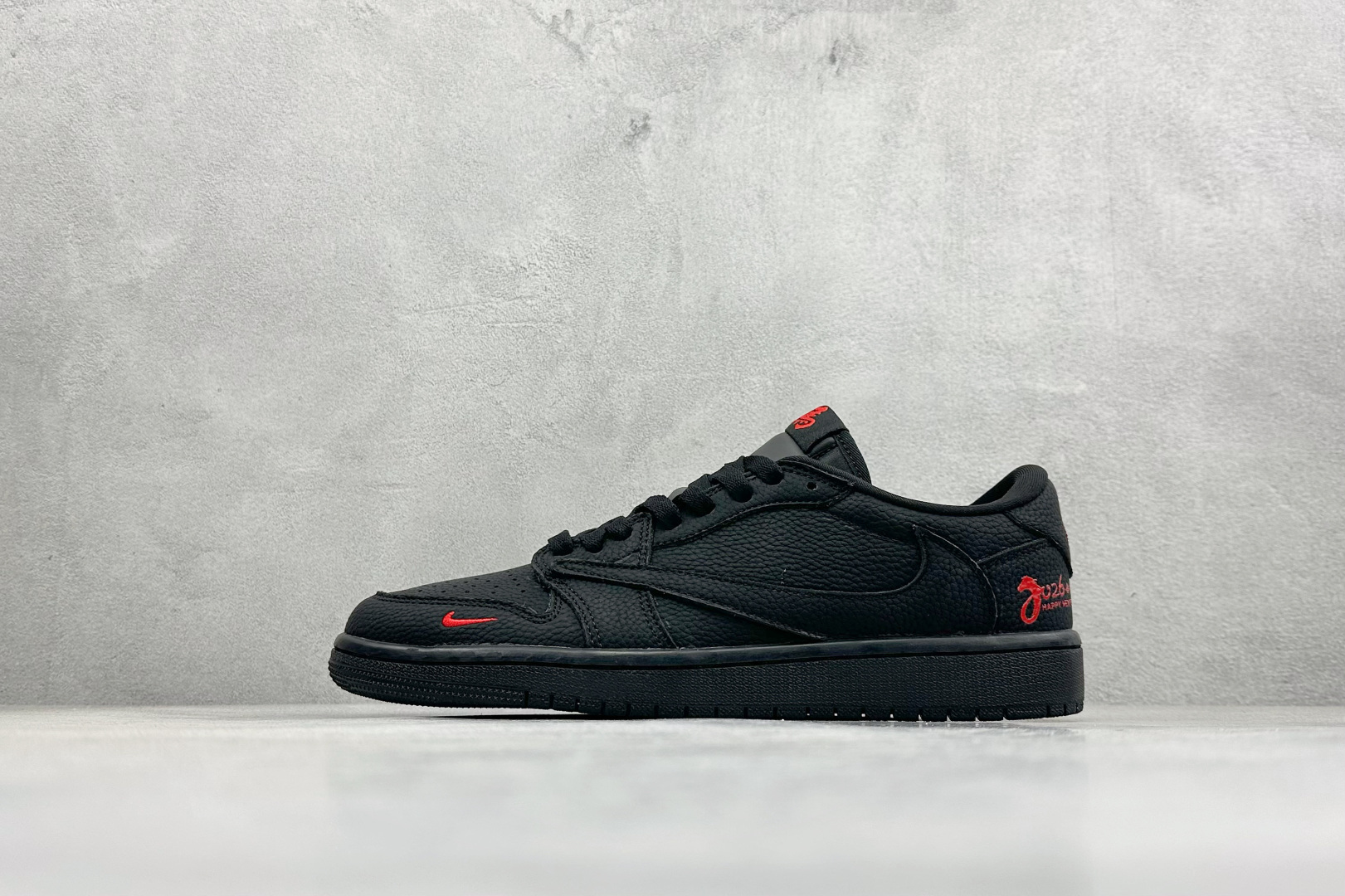 280 Travis Scott x Jordan 1 Low “马年限定-黑红” 倒勾低帮休闲版本 YF9511-502-Chinese UA Cheap High Quatity Brand Clothes Bags handbags Sneakers wholesale wholesaler seller from China Factory suppliers Fashion Clothing Shoes best Quality Beautiful Price 280 Travis Scott x Jordan 1 Low “马年限定-黑红” 倒勾低帮休闲版本 YF9511-502