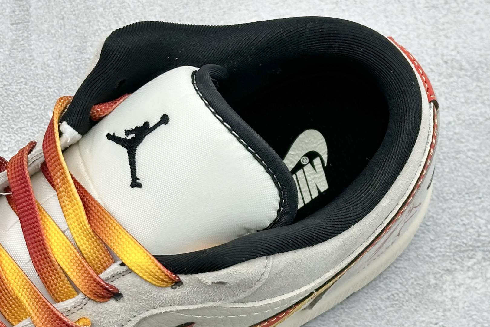 XC版 踏火追风，一马当先 | Air Jordan 1 Low 马年限定 当经典AJ1 Low遇上马年炽热祥瑞 LR8888-020