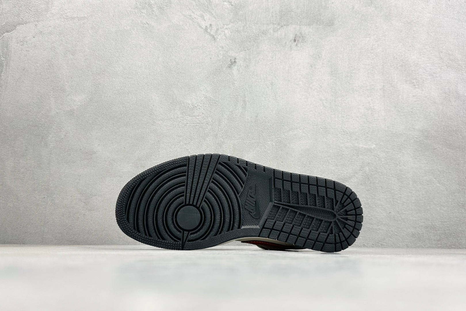 XC版 踏火追风，一马当先 | Air Jordan 1 Low 马年限定 当经典AJ1 Low遇上马年炽热祥瑞 LR8888-020