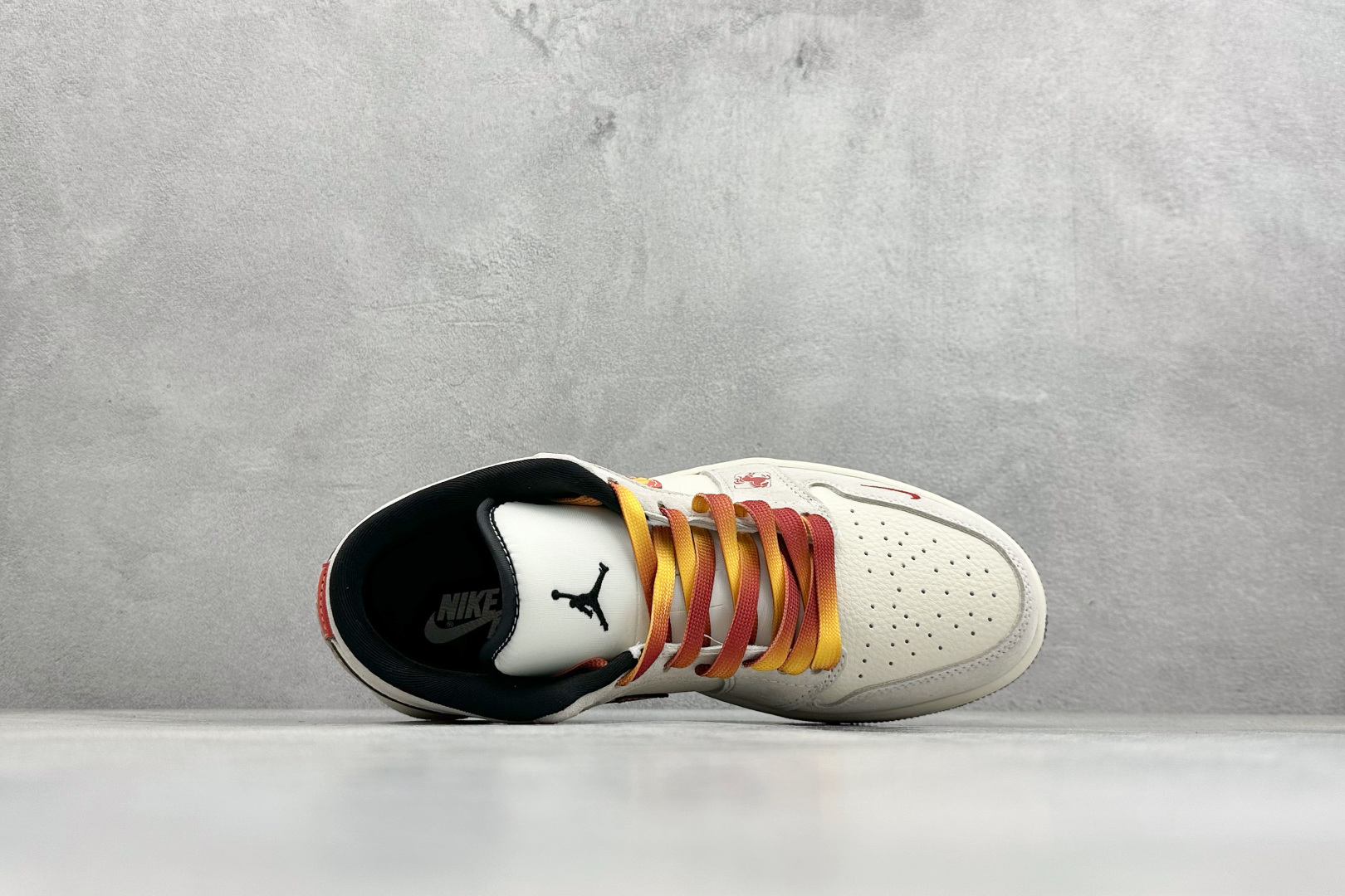 XC版 踏火追风，一马当先 | Air Jordan 1 Low 马年限定 当经典AJ1 Low遇上马年炽热祥瑞 LR8888-020