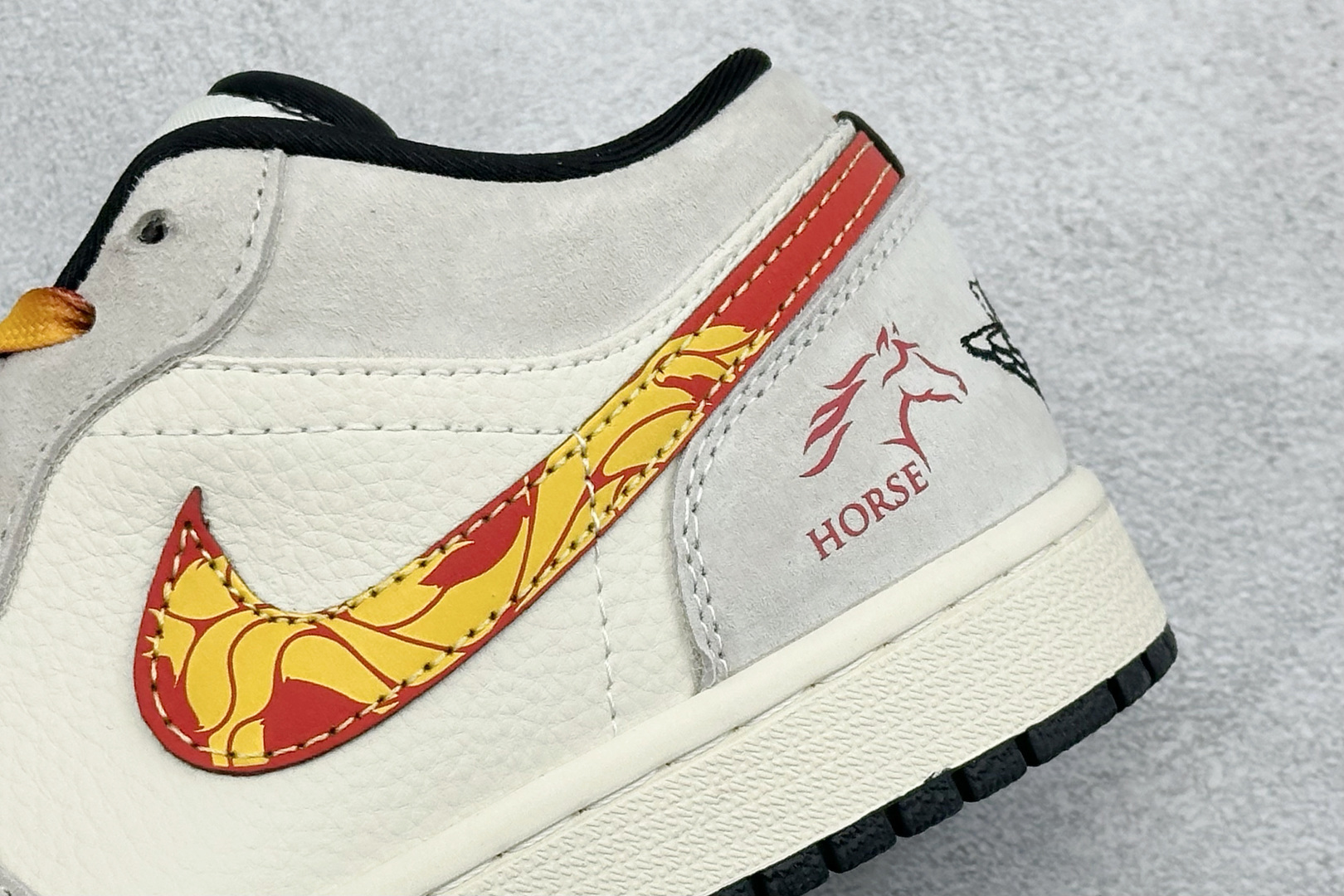 XC版 踏火追风，一马当先 | Air Jordan 1 Low 马年限定 当经典AJ1 Low遇上马年炽热祥瑞 LR8888-020