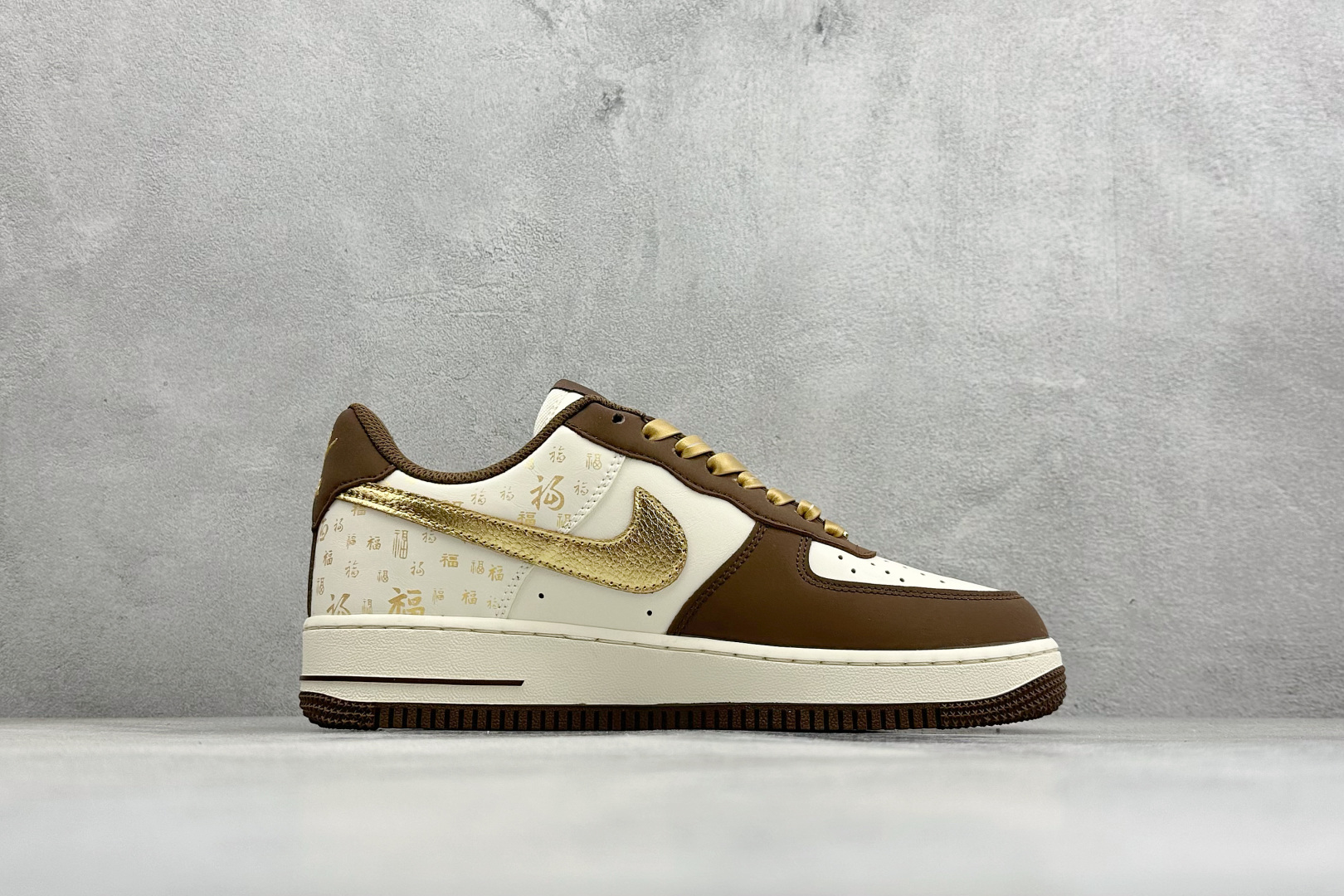 260 SC版NIke Air Force 1 '07 Low “马年限定--金棕纳福” 空军一号低帮 运动鞋 休闲鞋 IQ1119-011-Chinese UA Cheap High Quatity Brand Clothes Bags handbags Sneakers wholesale wholesaler seller from China Factory suppliers Fashion Clothing Shoes best Quality Beautiful Price 260 SC版NIke Air Force 1 '07 Low “马年限定--金棕纳福” 空军一号低帮 运动鞋 休闲鞋 IQ1119-011
