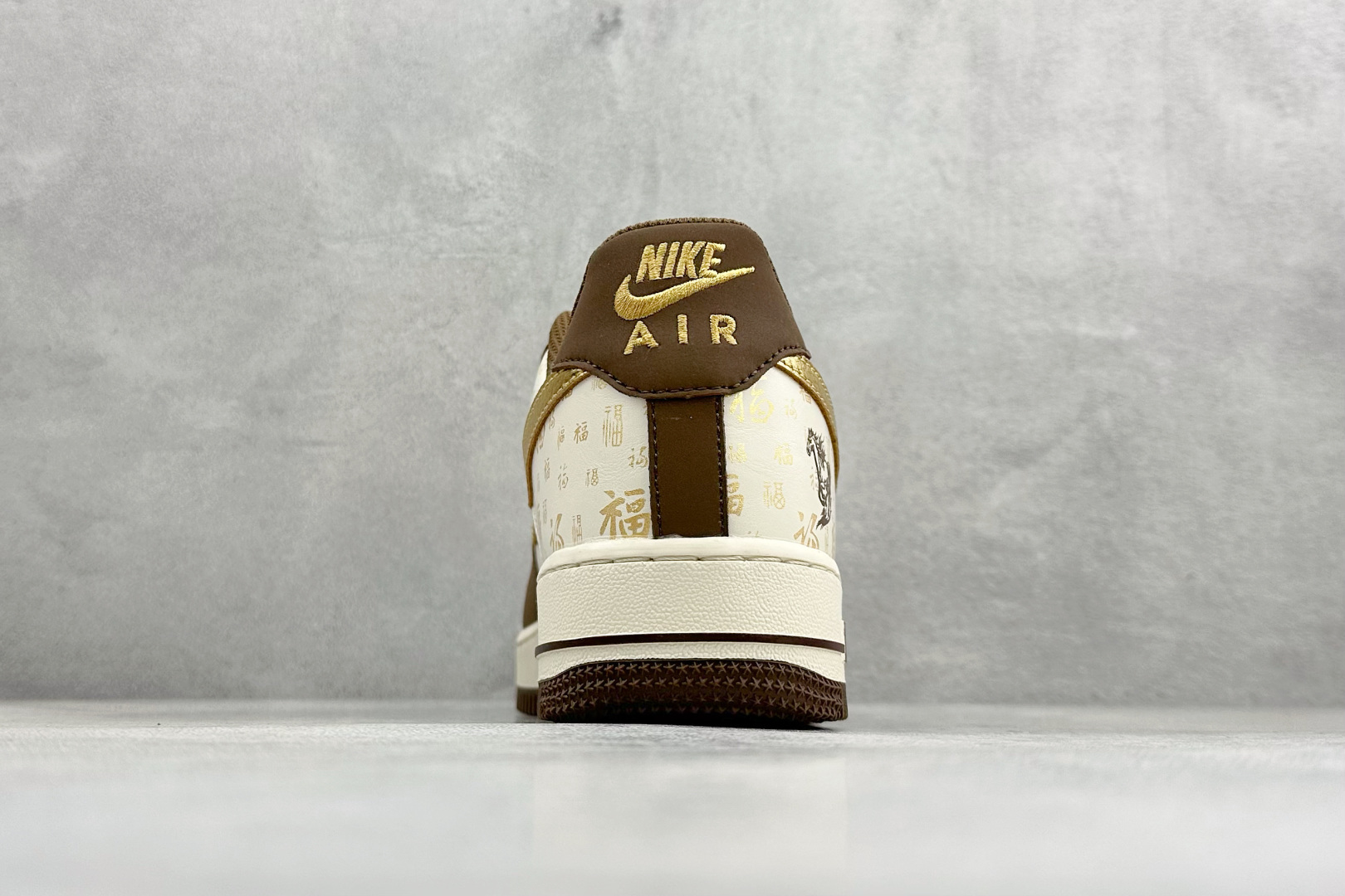 260 SC版NIke Air Force 1 '07 Low “马年限定--金棕纳福” 空军一号低帮 运动鞋 休闲鞋 IQ1119-011-Chinese UA Cheap High Quatity Brand Clothes Bags handbags Sneakers wholesale wholesaler seller from China Factory suppliers Fashion Clothing Shoes best Quality Beautiful Price 260 SC版NIke Air Force 1 '07 Low “马年限定--金棕纳福” 空军一号低帮 运动鞋 休闲鞋 IQ1119-011