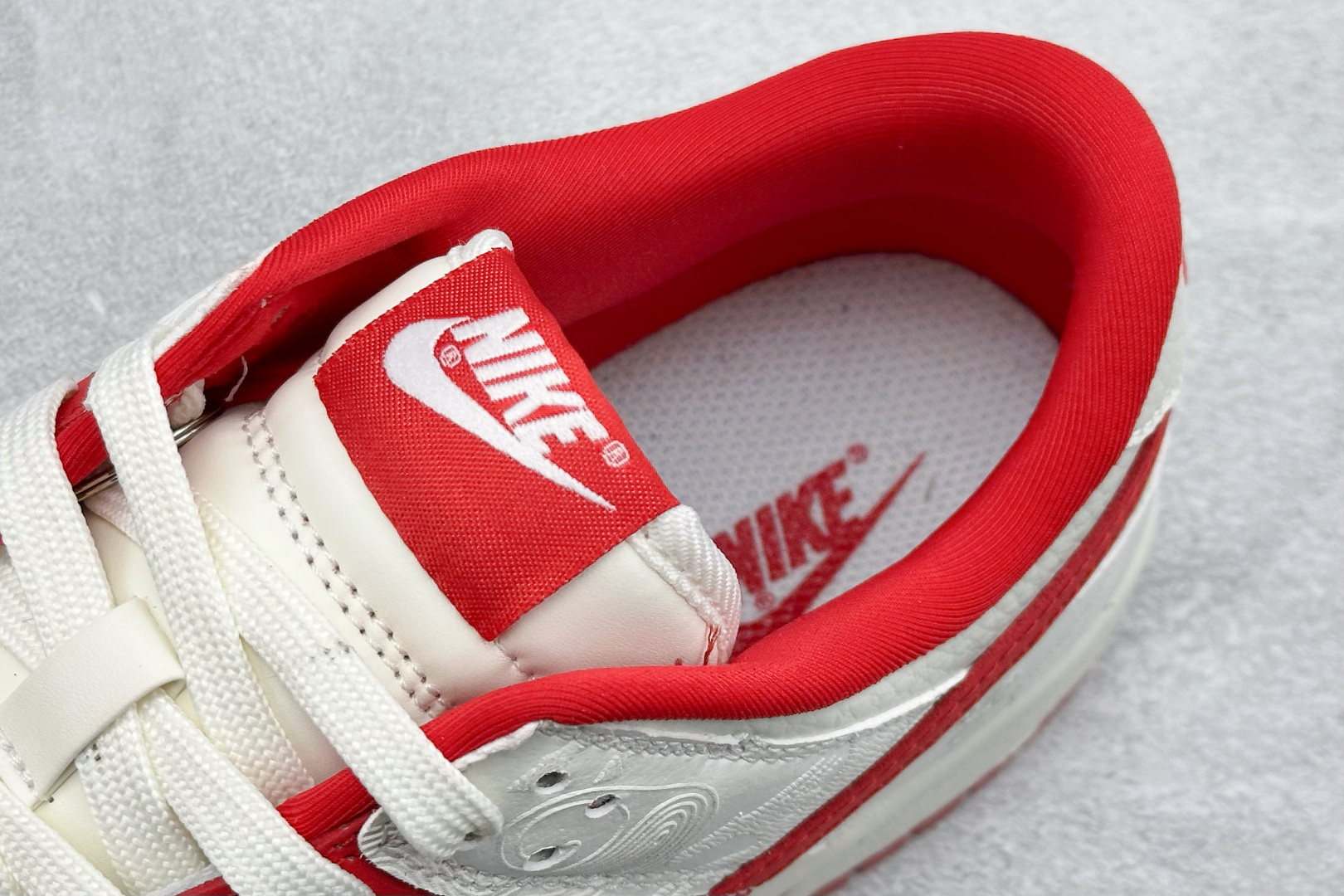 280 SC版Nike SB Dunk Low 马年限定 高端定制 低帮休闲板鞋 NH0601-490-Chinese UA Cheap High Quatity Brand Clothes Bags handbags Sneakers wholesale wholesaler seller from China Factory suppliers Fashion Clothing Shoes best Quality Beautiful Price 280 SC版Nike SB Dunk Low 马年限定 高端定制 低帮休闲板鞋 NH0601-490