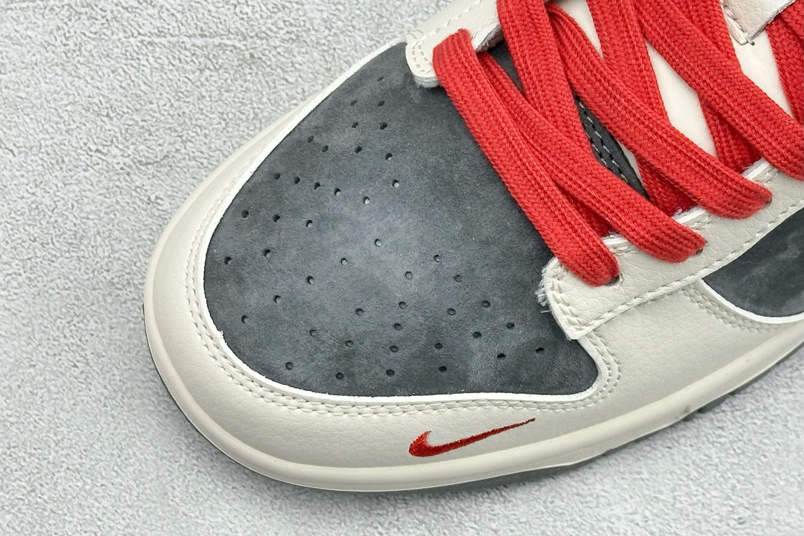 270 Nike SB Dunk Low 马年限定 高端定制 低帮休闲板鞋 HG0026-005-Chinese UA Cheap High Quatity Brand Clothes Bags handbags Sneakers wholesale wholesaler seller from China Factory suppliers Fashion Clothing Shoes best Quality Beautiful Price 270 Nike SB Dunk Low 马年限定 高端定制 低帮休闲板鞋 HG0026-005