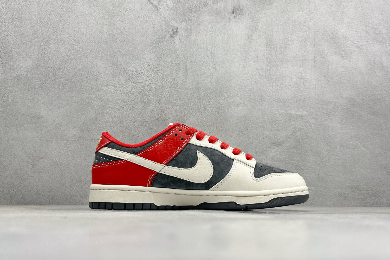 270 Nike SB Dunk Low 马年限定 高端定制 低帮休闲板鞋 HG0026-005-Chinese UA Cheap High Quatity Brand Clothes Bags handbags Sneakers wholesale wholesaler seller from China Factory suppliers Fashion Clothing Shoes best Quality Beautiful Price 270 Nike SB Dunk Low 马年限定 高端定制 低帮休闲板鞋 HG0026-005