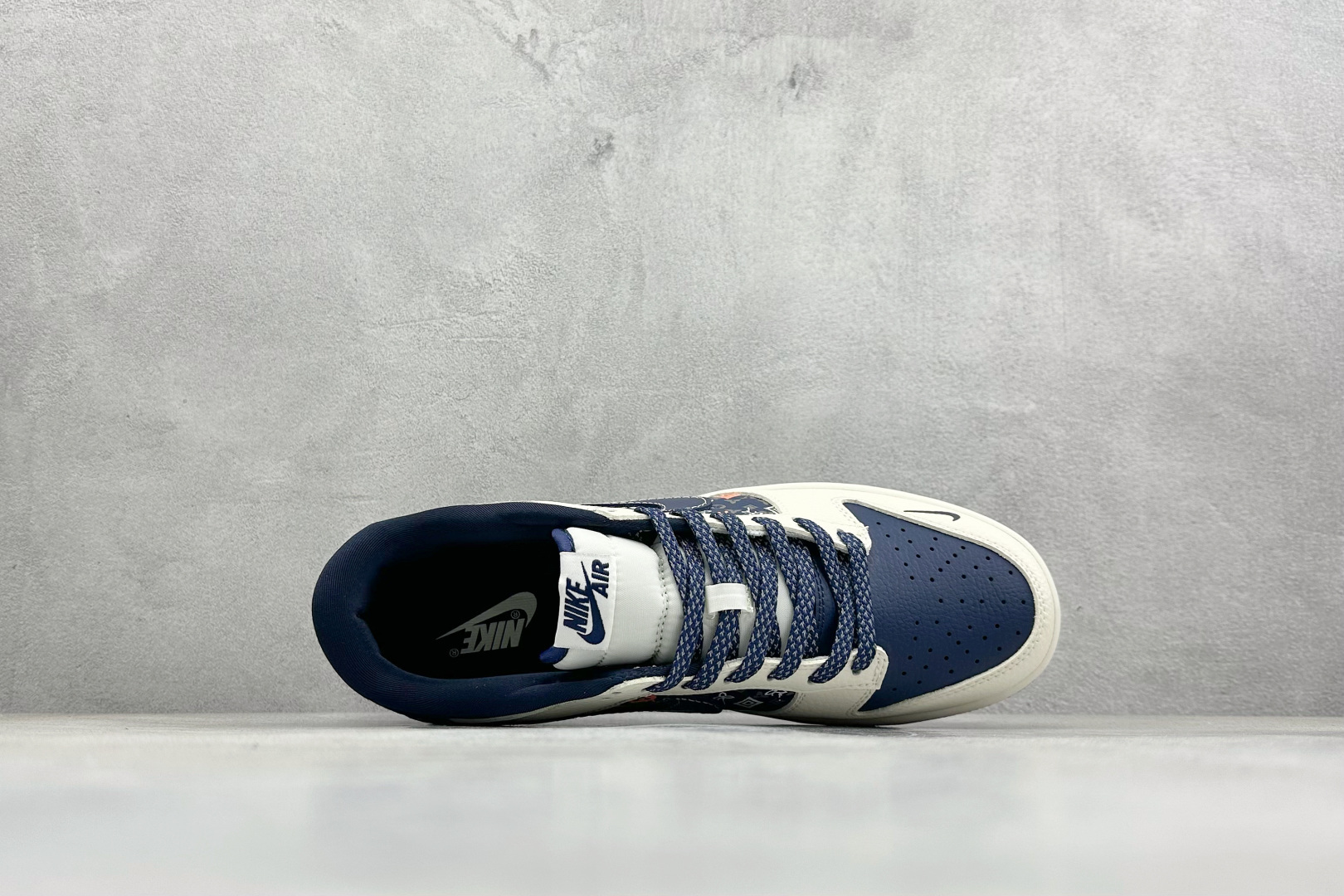 260 Nike SB Dunk Low NK联名 高端定制 低帮休闲板鞋 MN1688-104