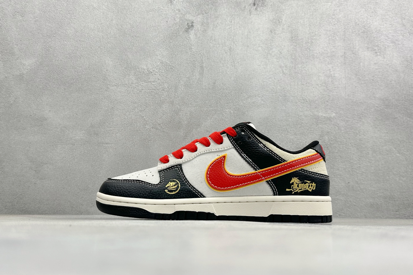 260 Nike SB Dunk Low 马年限定 高端定制 低帮休闲板鞋 ZH2598-801-Chinese UA Cheap High Quatity Brand Clothes Bags handbags Sneakers wholesale wholesaler seller from China Factory suppliers Fashion Clothing Shoes best Quality Beautiful Price 260 Nike SB Dunk Low 马年限定 高端定制 低帮休闲板鞋 ZH2598-801
