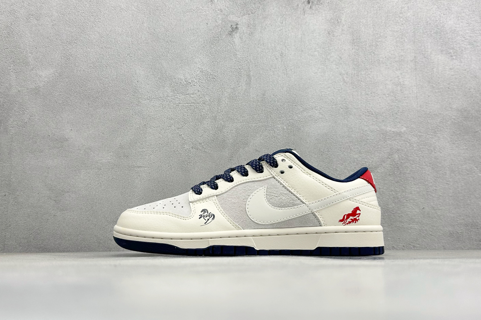 260 Nike SB Dunk Low 马年限定 高端定制 低帮休闲板鞋 ZH2598-804