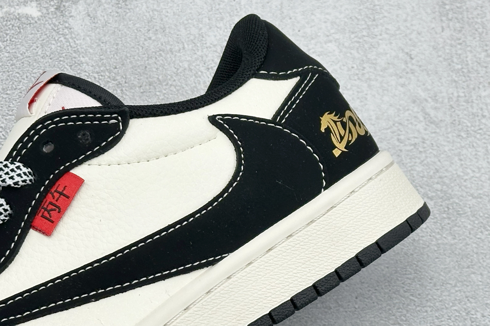 270 Air Jordan 1 x Travis Scott AJ1倒勾 乔一倒钩 马年限定 CNY新年款 耐克 低帮文化篮球鞋 MZ9588-823