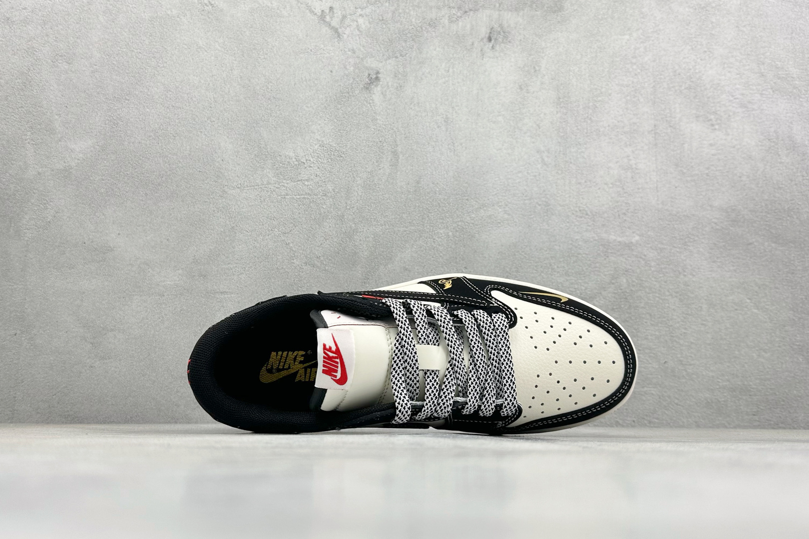270 Air Jordan 1 x Travis Scott AJ1倒勾 乔一倒钩 马年限定 CNY新年款 耐克 低帮文化篮球鞋 MZ9588-823