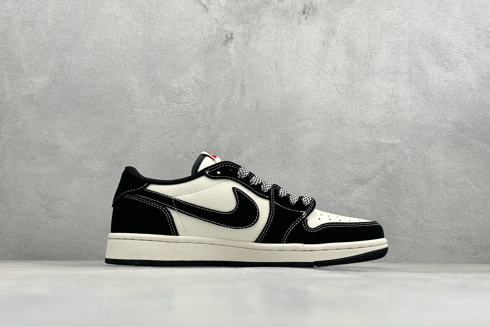 270 Air Jordan 1 x Travis Scott AJ1倒勾 乔一倒钩 马年限定 CNY新年款 耐克 低帮文化篮球鞋 MZ9588-823
