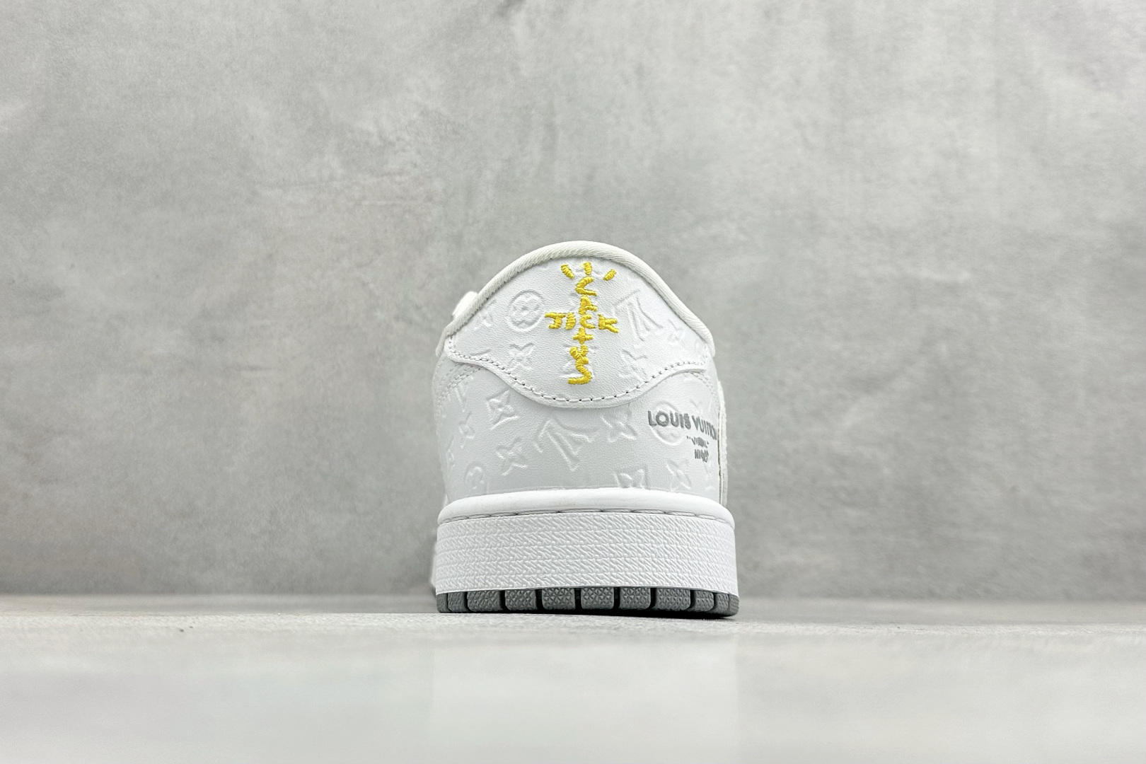 260 Air Jordan 1 Low AJ1 乔1 LV联名 高端定制 倒钩低帮复古篮球鞋 LD2028-061-Chinese UA Cheap High Quatity Brand Clothes Bags handbags Sneakers wholesale wholesaler seller from China Factory suppliers Fashion Clothing Shoes best Quality Beautiful Price 260 Air Jordan 1 Low AJ1 乔1 LV联名 高端定制 倒钩低帮复古篮球鞋 LD2028-061