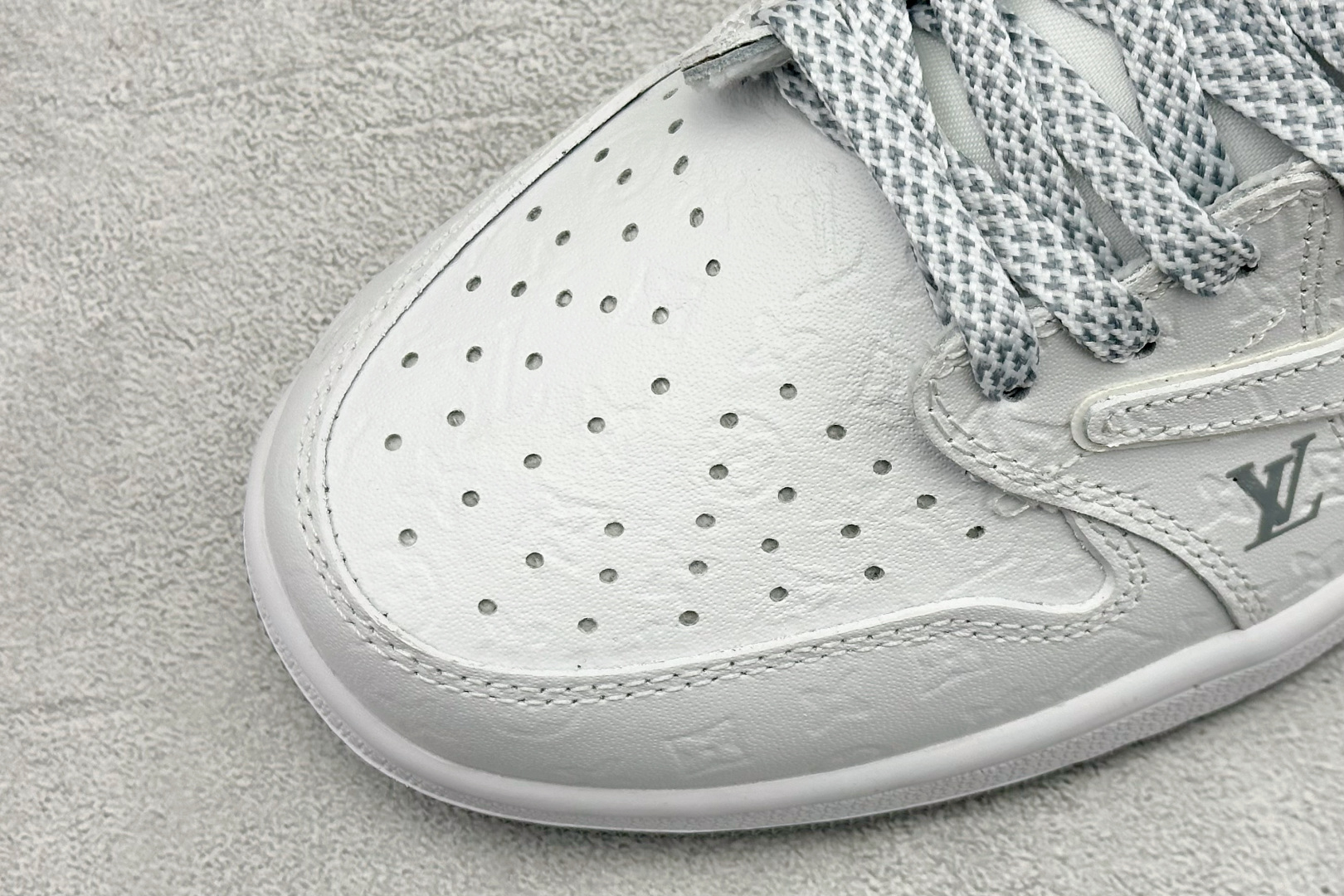 260 Air Jordan 1 Low AJ1 乔1 LV联名 高端定制 倒钩低帮复古篮球鞋 LD2028-061-Chinese UA Cheap High Quatity Brand Clothes Bags handbags Sneakers wholesale wholesaler seller from China Factory suppliers Fashion Clothing Shoes best Quality Beautiful Price 260 Air Jordan 1 Low AJ1 乔1 LV联名 高端定制 倒钩低帮复古篮球鞋 LD2028-061