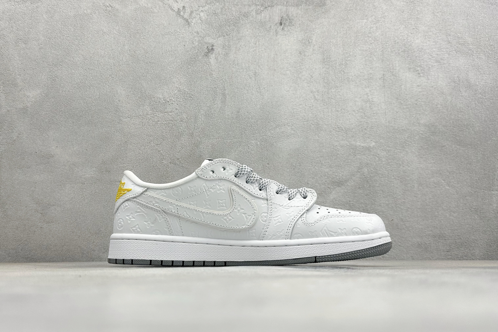 260 Air Jordan 1 Low AJ1 乔1 LV联名 高端定制 倒钩低帮复古篮球鞋 LD2028-061-Chinese UA Cheap High Quatity Brand Clothes Bags handbags Sneakers wholesale wholesaler seller from China Factory suppliers Fashion Clothing Shoes best Quality Beautiful Price 260 Air Jordan 1 Low AJ1 乔1 LV联名 高端定制 倒钩低帮复古篮球鞋 LD2028-061