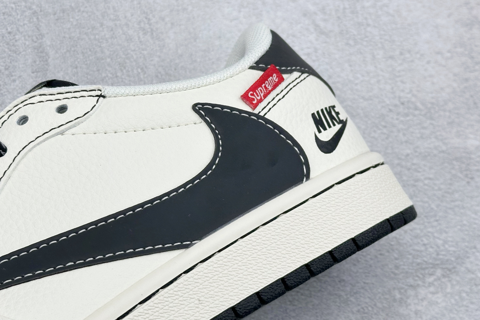 260 Air Jordan 1 Low AJ1 乔1 NK联名 高端定制 倒钩低帮复古篮球鞋 HH7518-088-Chinese UA Cheap High Quatity Brand Clothes Bags handbags Sneakers wholesale wholesaler seller from China Factory suppliers Fashion Clothing Shoes best Quality Beautiful Price 260 Air Jordan 1 Low AJ1 乔1 NK联名 高端定制 倒钩低帮复古篮球鞋 HH7518-088