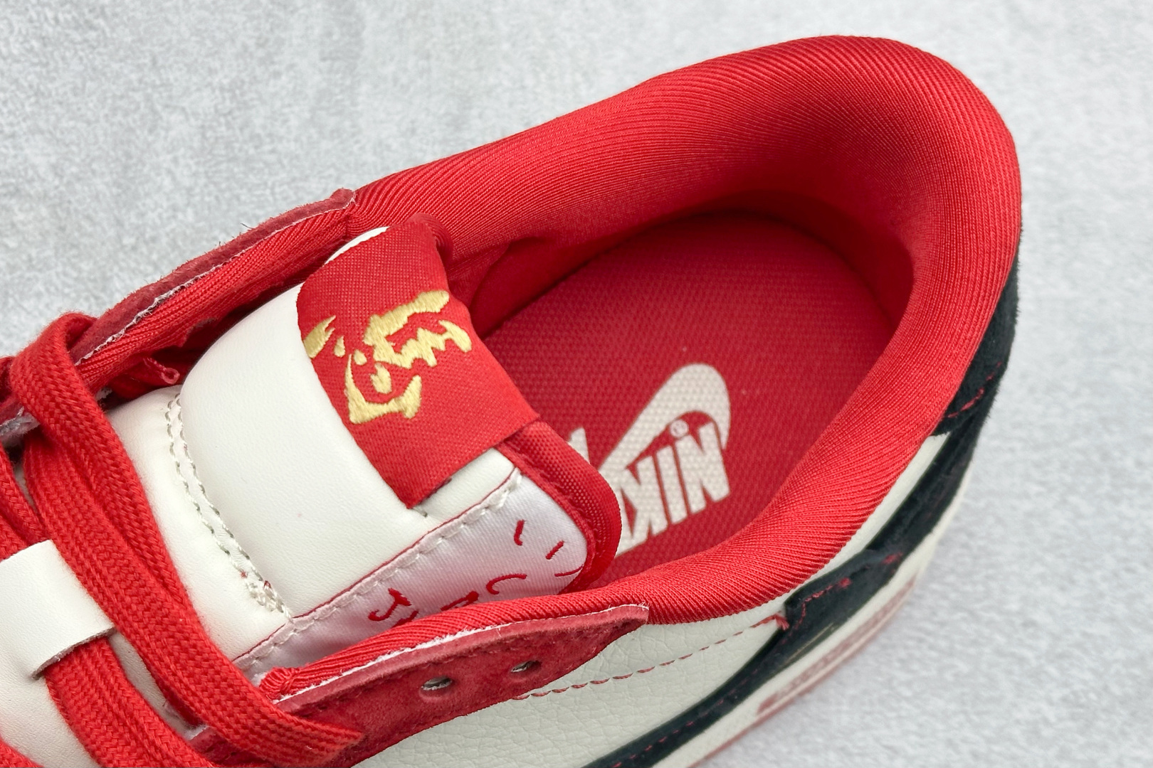 260 Air Jordan 1 x Travis Scott AJ1倒勾 乔一倒钩 马年限定 CNY新年款 耐克 低帮文化篮球鞋 FC1688-247