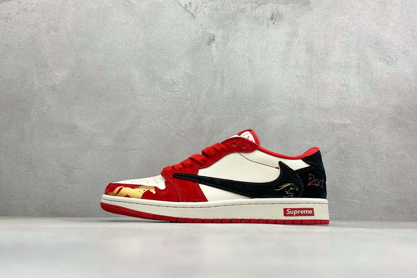 260 Air Jordan 1 x Travis Scott AJ1倒勾 乔一倒钩 马年限定 CNY新年款 耐克 低帮文化篮球鞋 FC1688-247