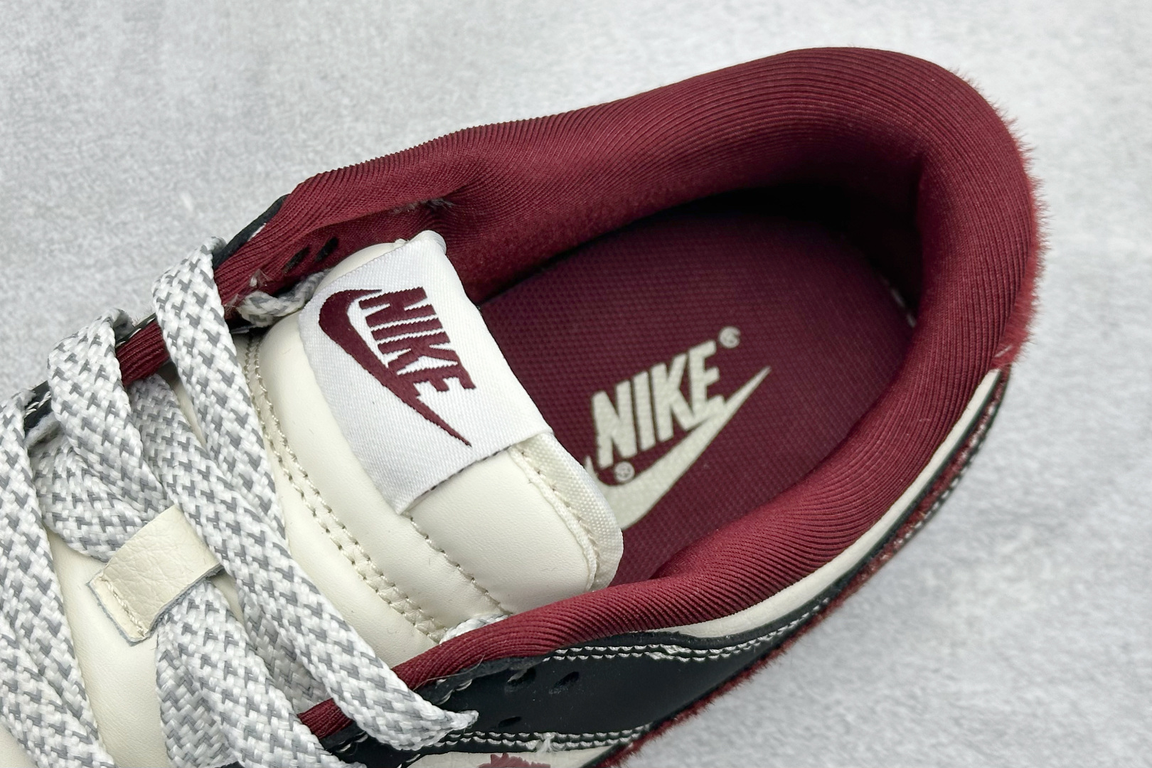260 Nike SB Dunk Low RETRO 马年限定 高端定制 低帮休闲板鞋 LX1988-810